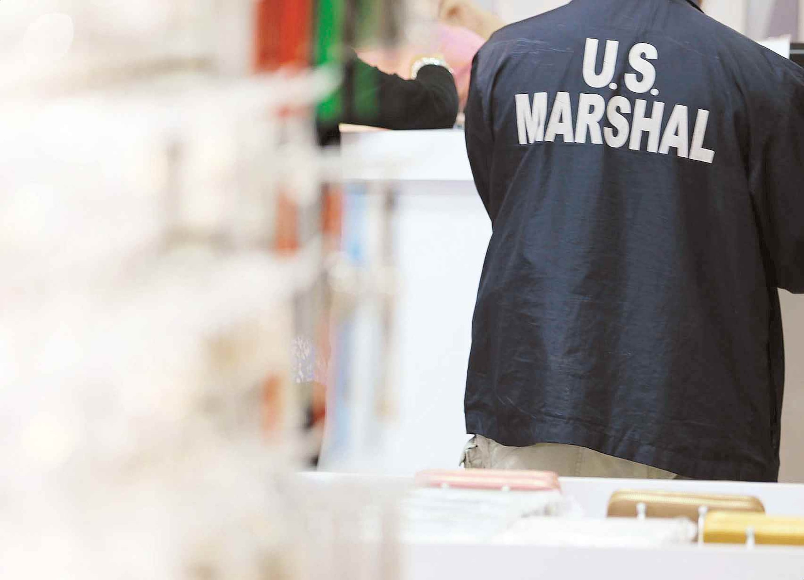 Agentes de la Oficina de Alguaciles federales detuvieron al acusado mientras iba en un camión de entrega de muebles junto con un familiar. (Archivo / GFR Media)