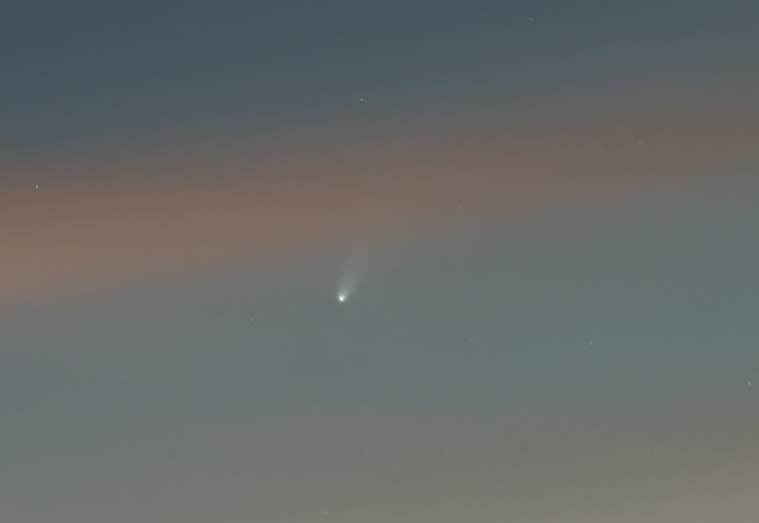 Se trata del C/2023 A3 (Tsuchinshan-ATLAS), un cometa que tendrá su mayor acercamiento al Sol este viernes, 27 de septiembre, mientras que estaría pasando a una distancia segura de la Tierra para el 12 de octubre.