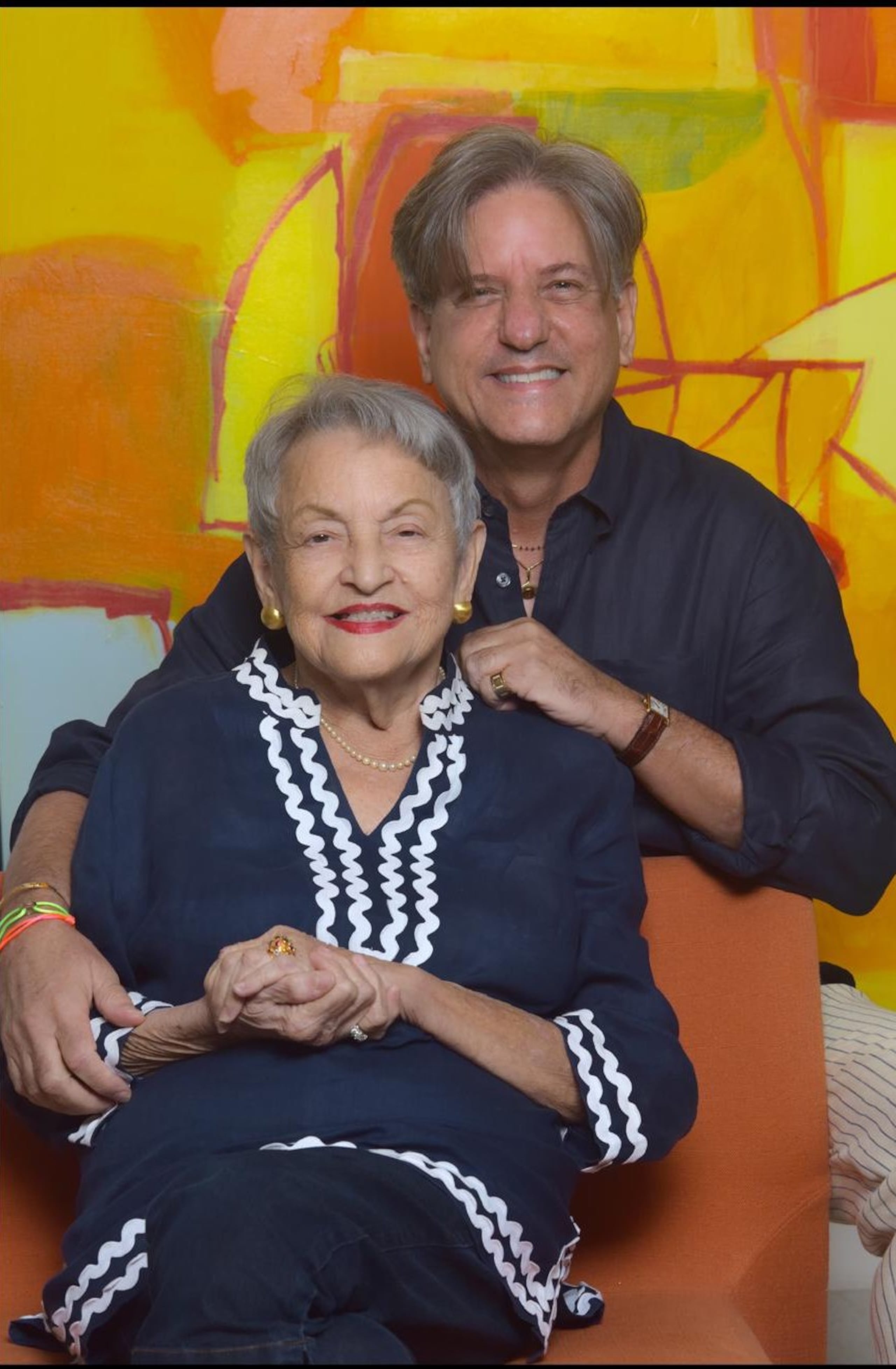 Su madrea er paciente de Alzheimer.