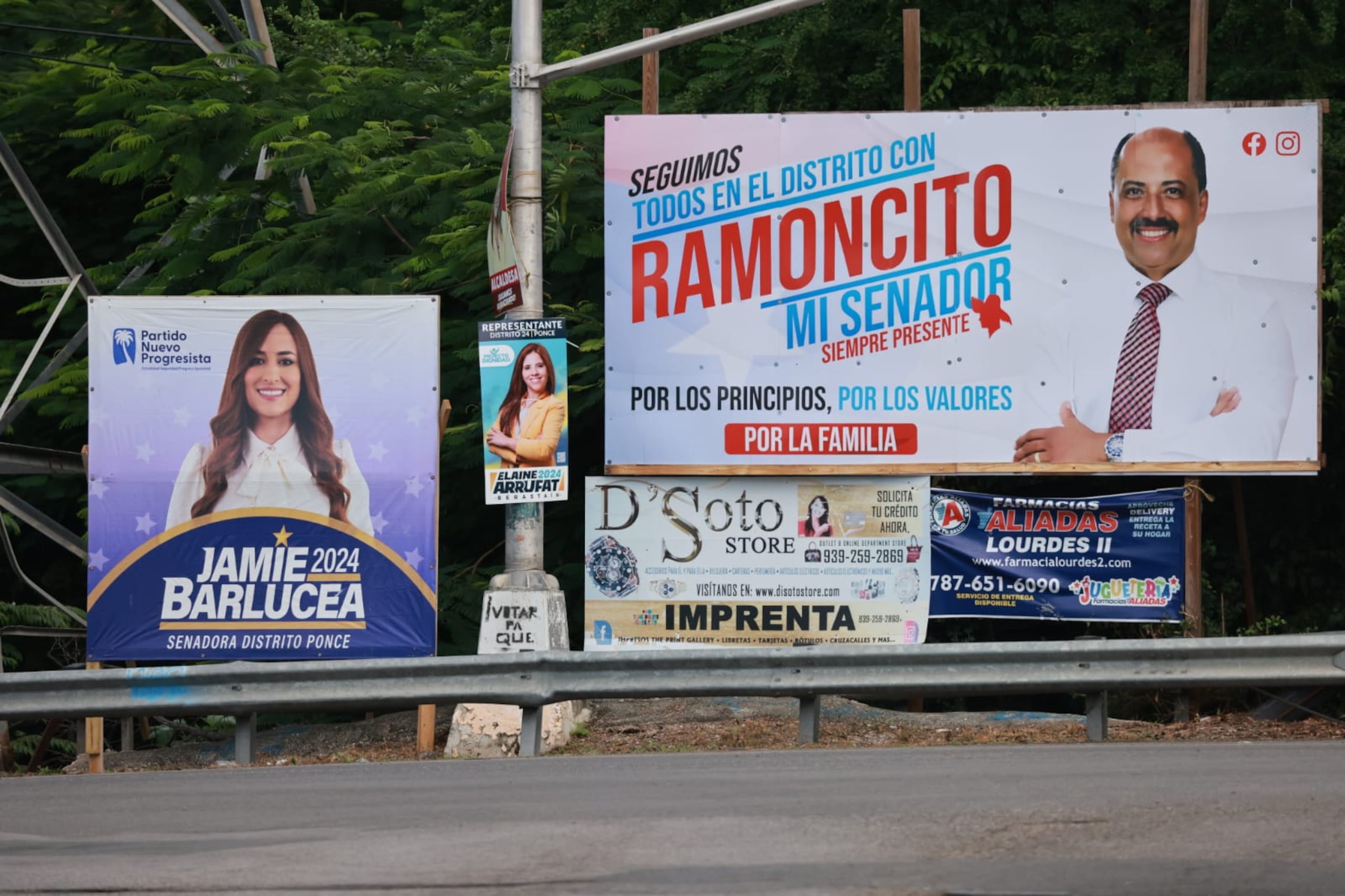 Ponce fue uno de varios municipios que comenzó con las labores de remover la promoción política de las vías públicas.