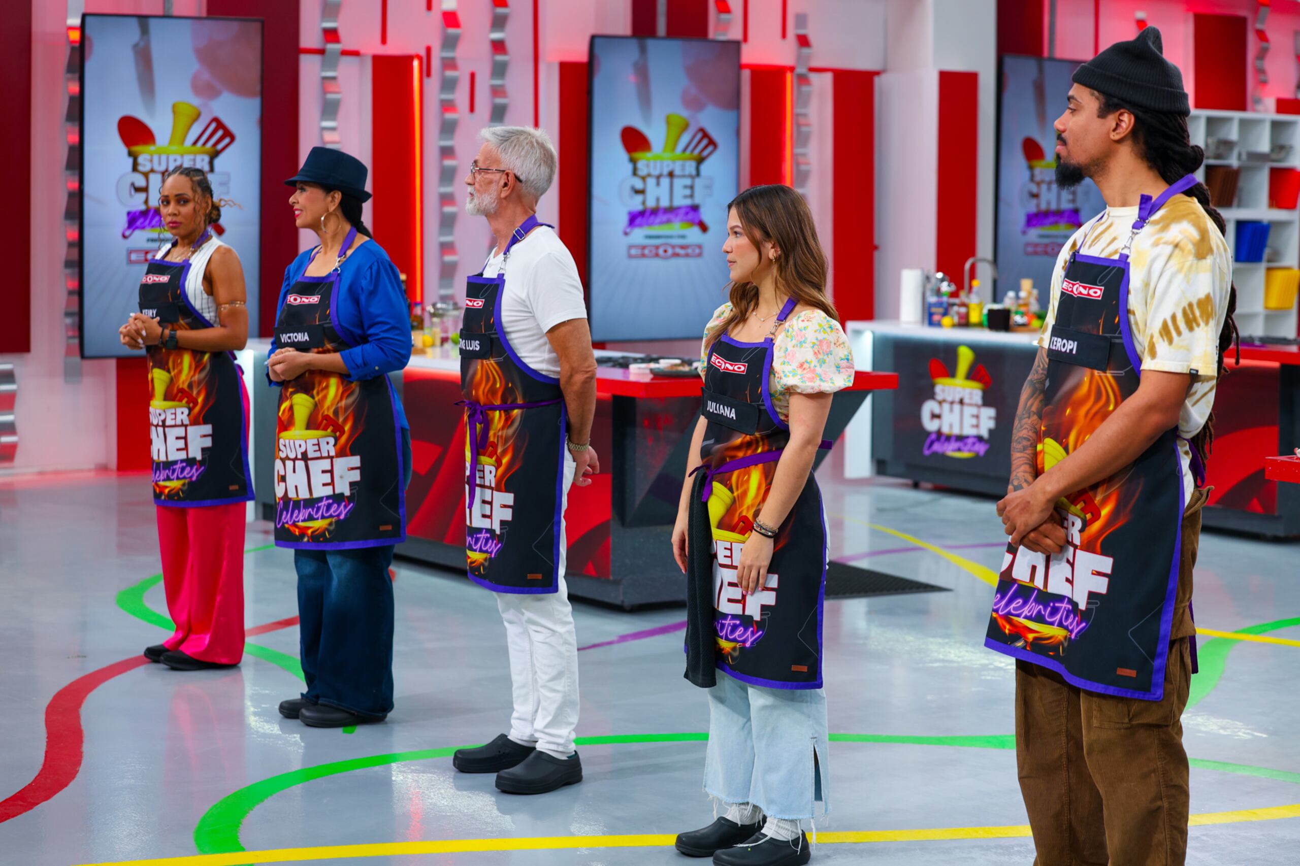Las estrellas pusieron a prueba sus destrezas con la gastronomía griega.