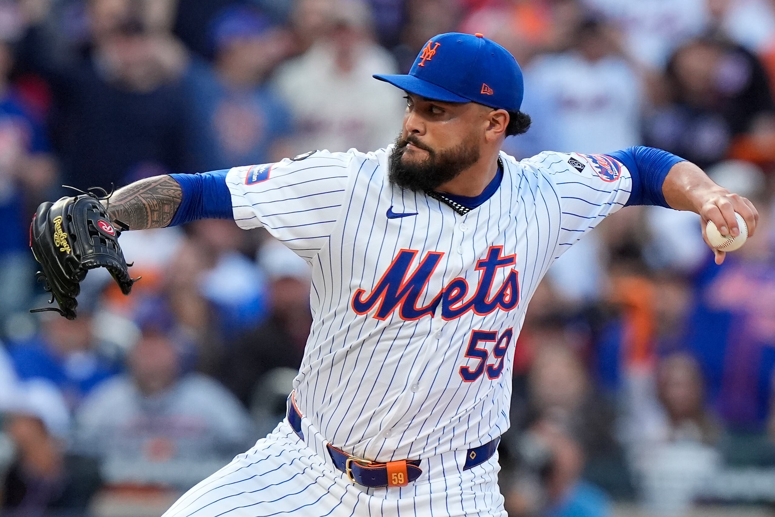 Sean Manaea, lanzador de los Mets de Nueva York, durante el tercer juego de la Serie Divisional contra los Phillies de Filadelfia.