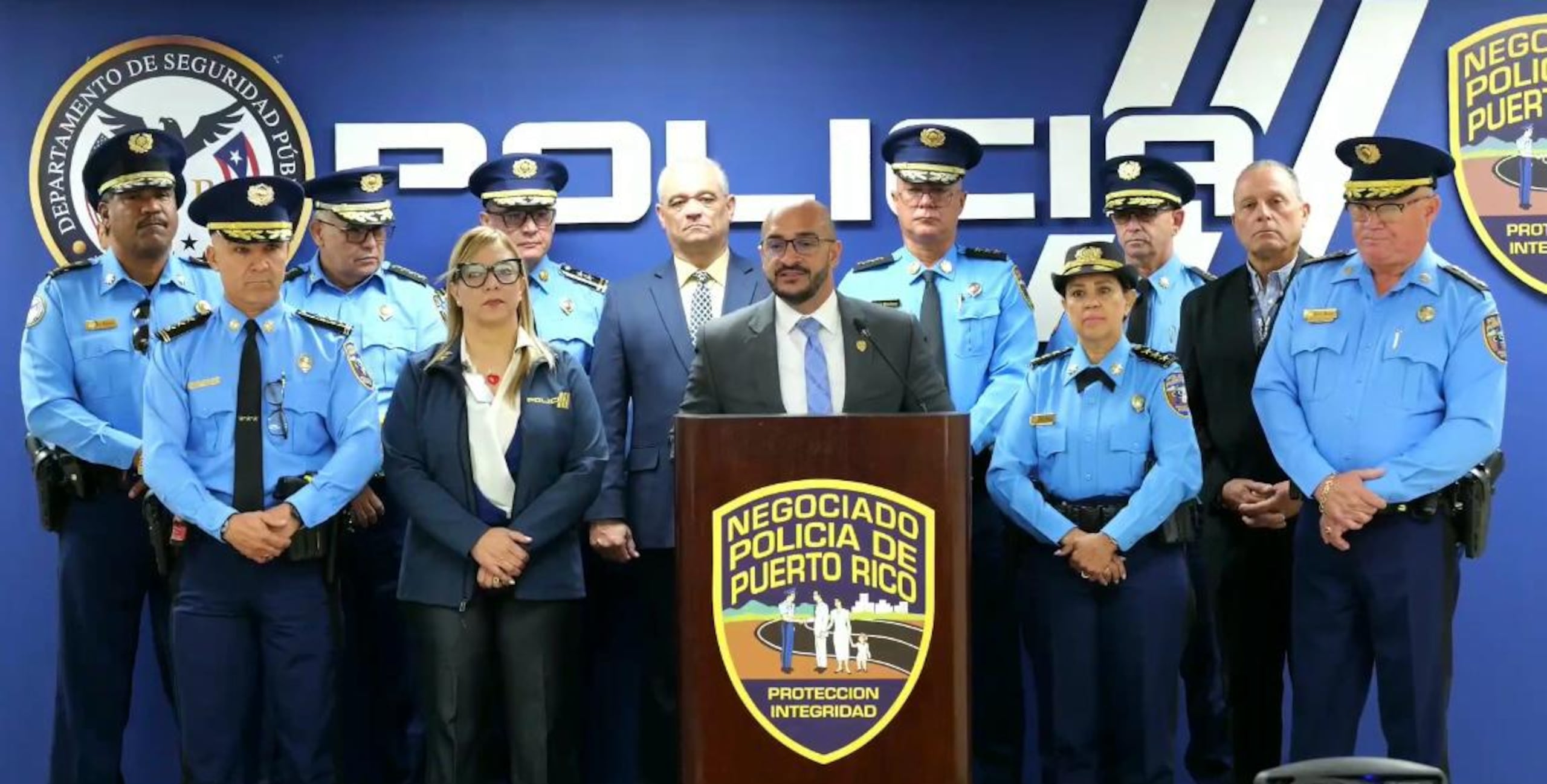 El comisionado de la Policía, Joseph González Falcón, anunció cambios en la dirección de las comandancias de área y dos superintendencias auxiliares.