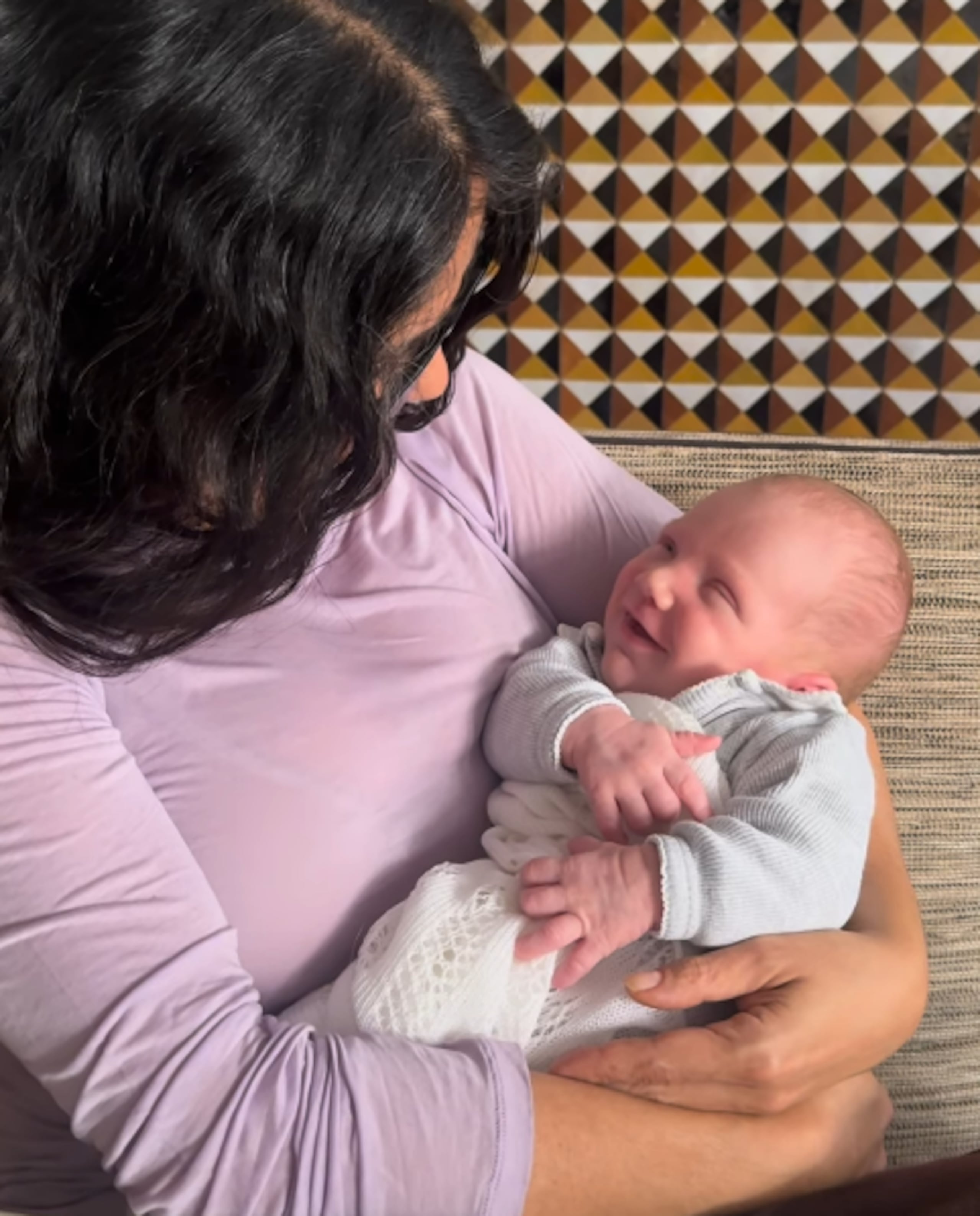 Salma Hayek junto a su nietastro.