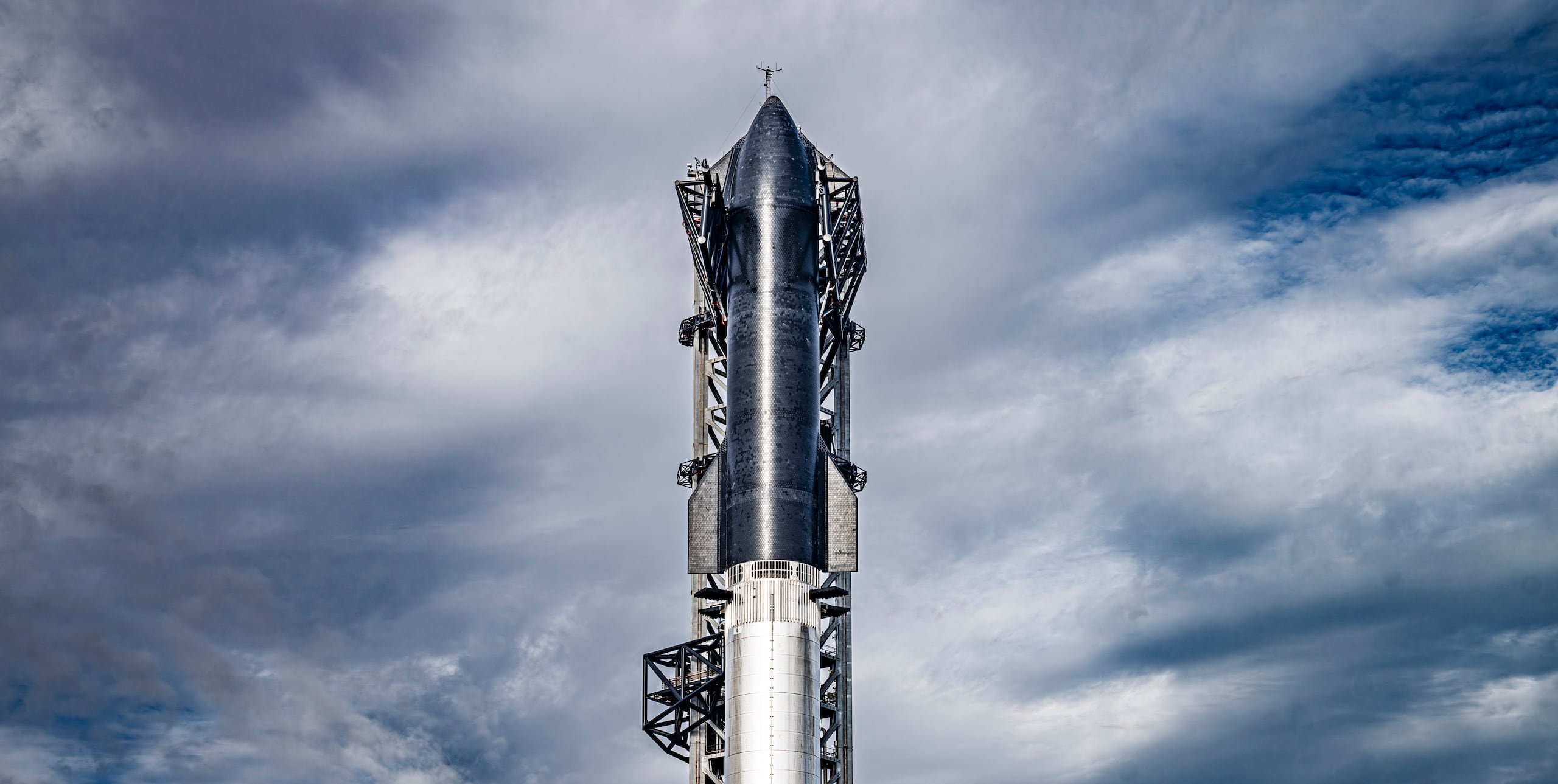 La firma probará también durante el vuelo una transferencia de combustible de un tanque a otro dentro de Starship, con miras a futuras transferencias de metano y oxígeno líquido de un cohete Starship a otro mientras están en órbita.