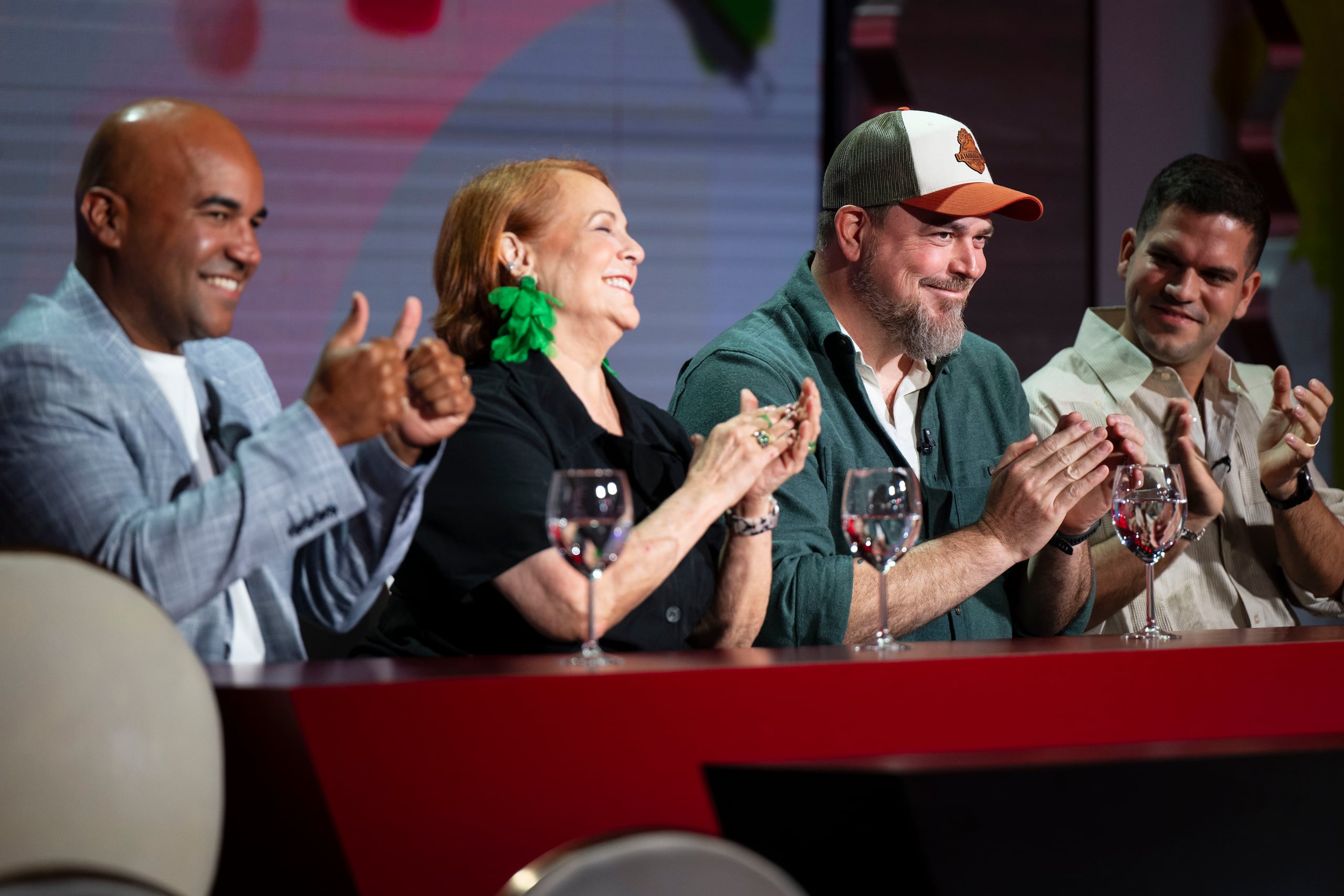 Los chefs Enrique Piñeiro, Giovanna Huyke y José Edgardo Lucca repiten como jueces, así como el actor Luis Ponce como presentador.