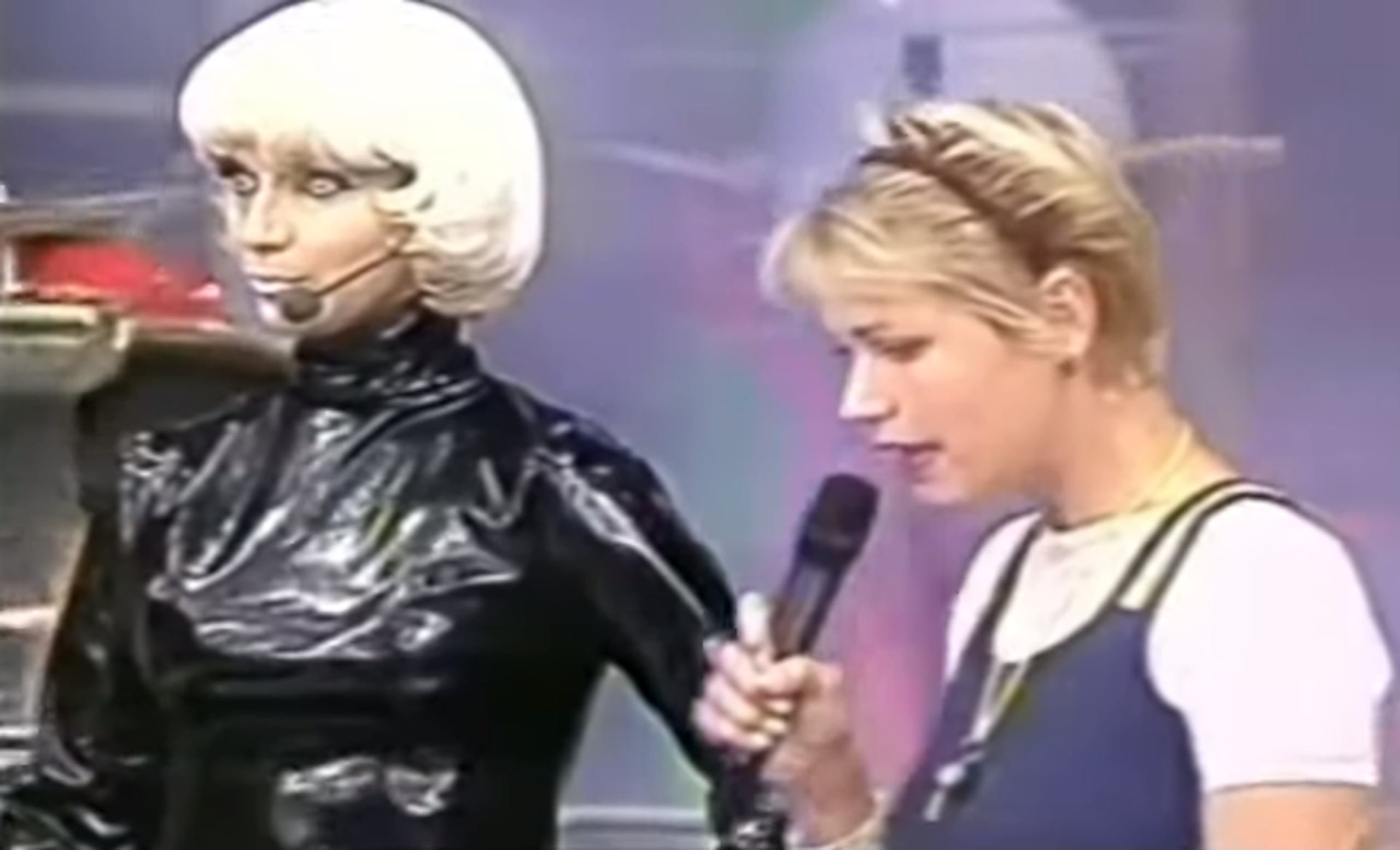 Durante la entrevista, el "robot" del futuro aseguró que en el 2023 no existían las drogas ni las guerras.