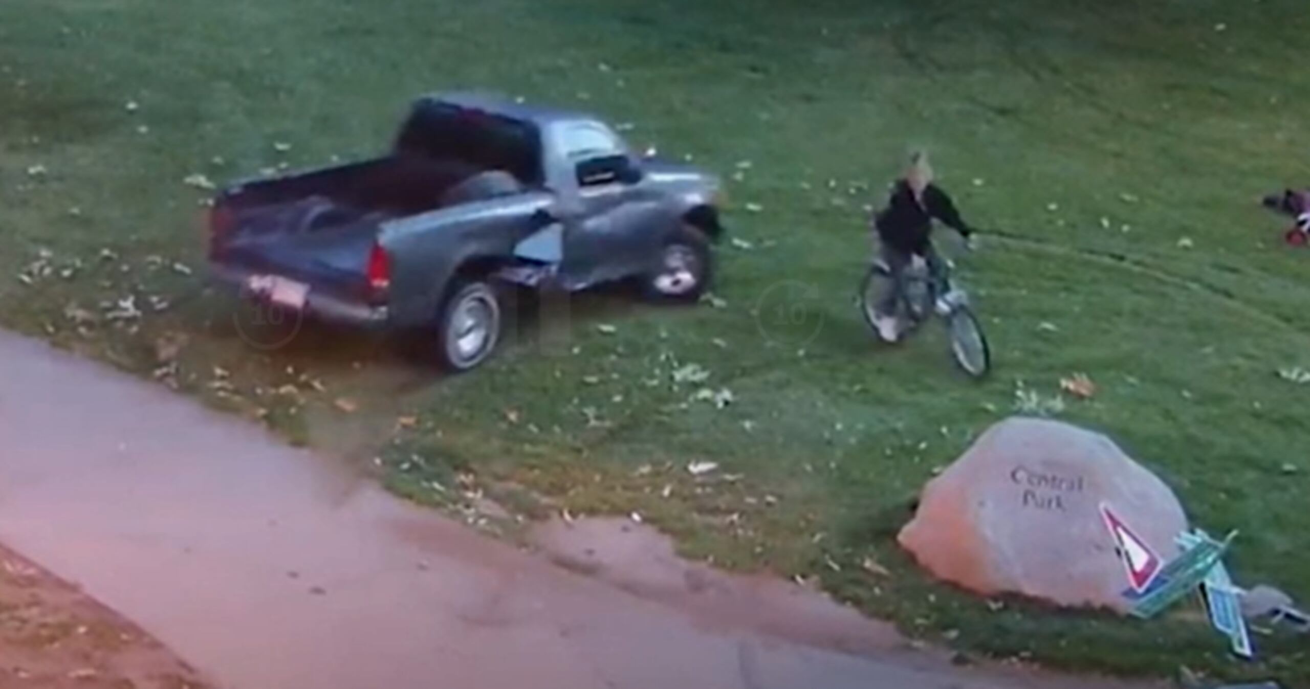 Hombre intenta atropellar varias personas en Colorado, por lo que fue arrestado.