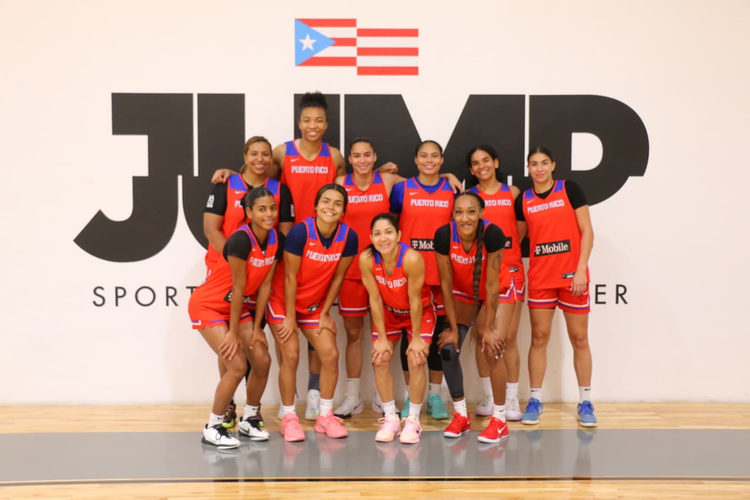El Equipo Nacional de Baloncesto Femenino llevaba varias semanas entrenando, pero hasta hace un par de días no estaba el equipo completo.