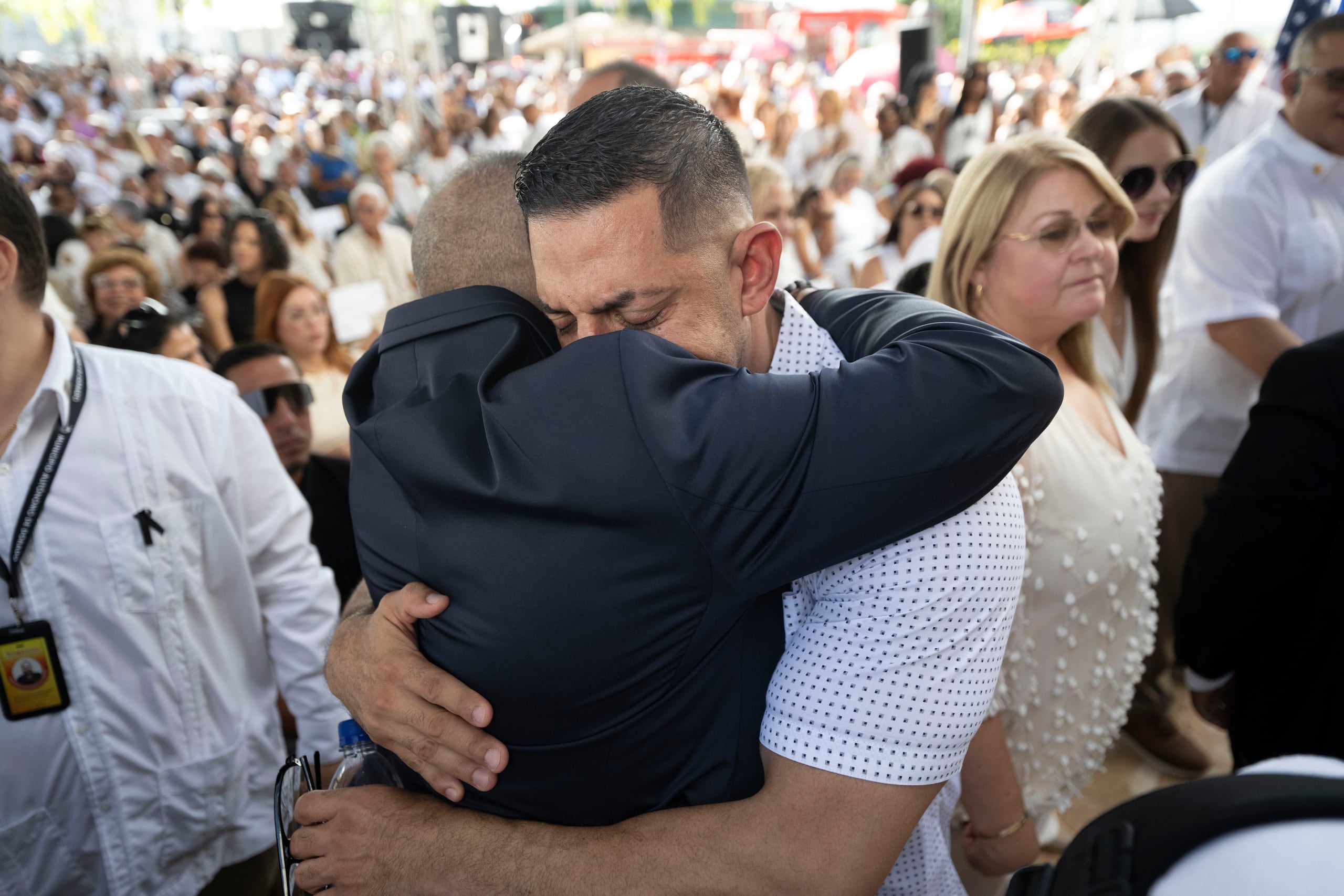 Fueron numerosas las muestras de apoyo entre los presentes.