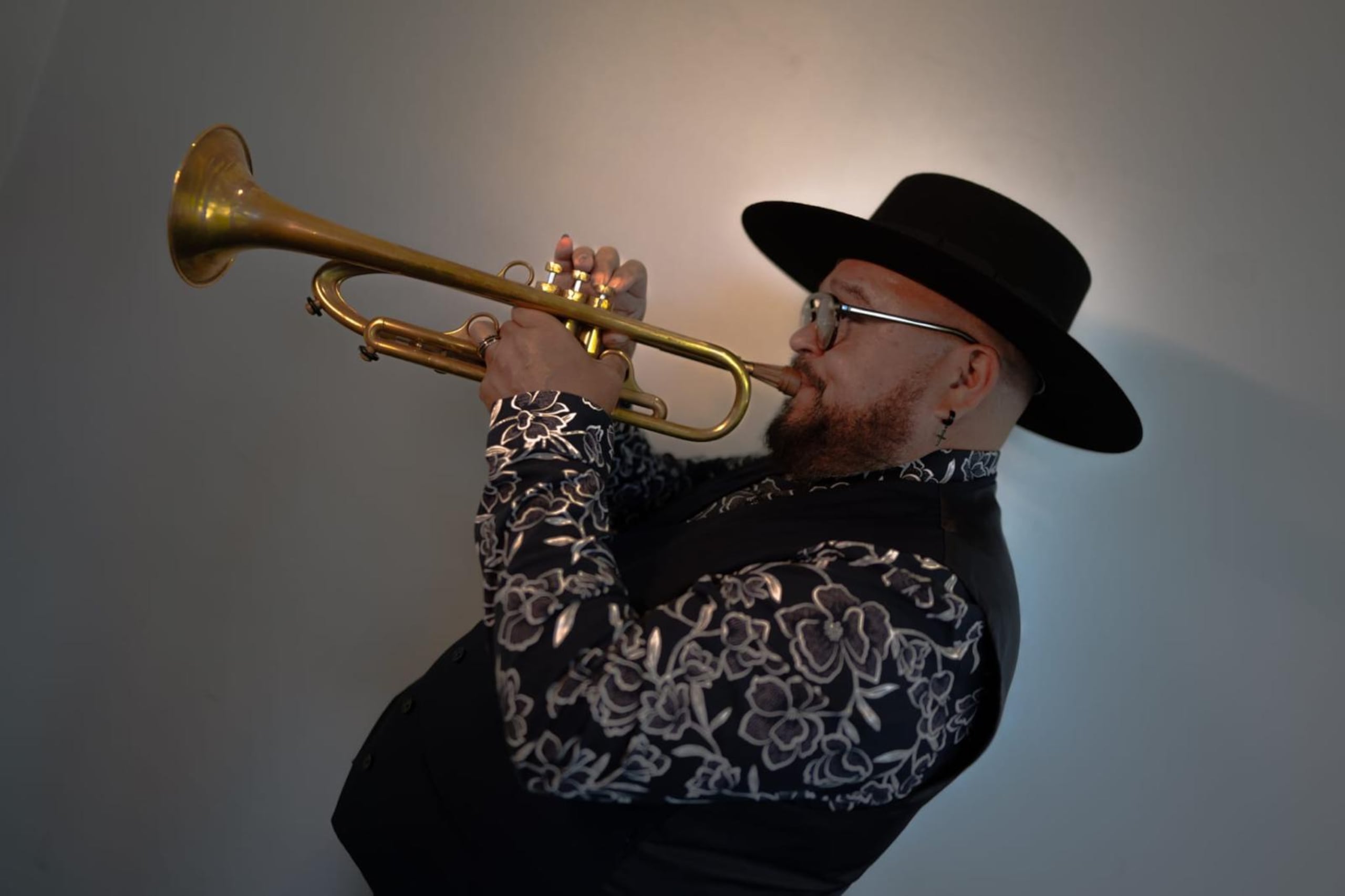 Charlie Sepúlveda regresa al Moneró Café Teatro and Bar para celebrar la época navideña con mucho Jazz y en familia.