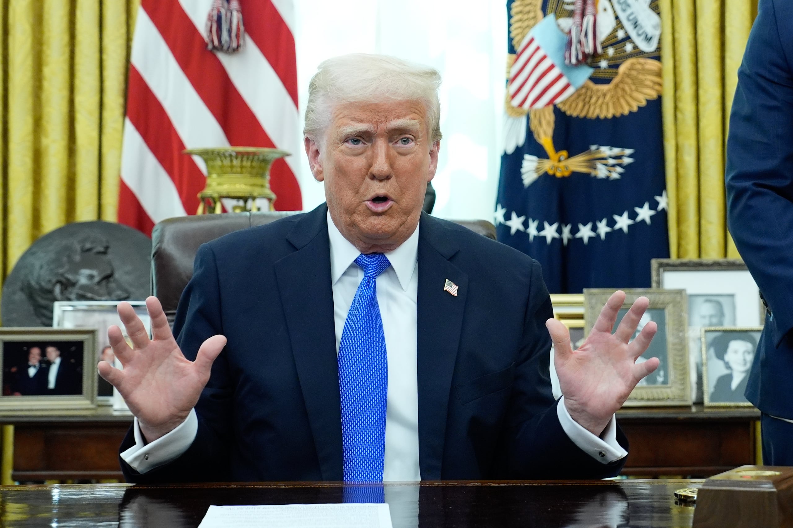 En un memorando firmado el viernes y hecho público este sábado, Trump afirmó que los abogados están alimentando un "fraude desenfrenado y reclamaciones sin mérito" en el sistema migratorio.