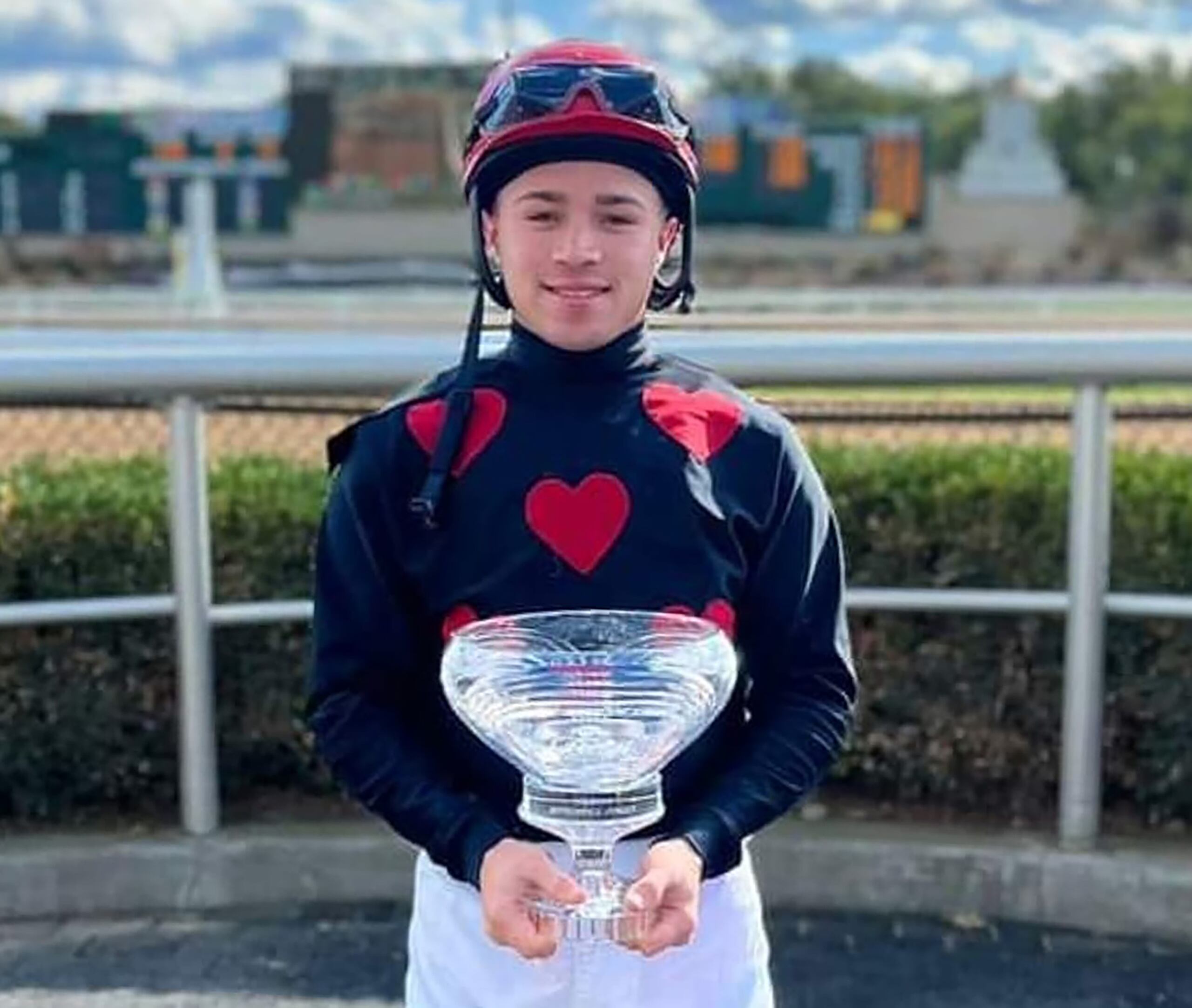 Luis Yamil Marcano Pastrana se tomó esta foto el día en que concluyó la temporada de Belterra Park, en Cincinnati, donde obtuvo el título como el aprendiz más destacado.