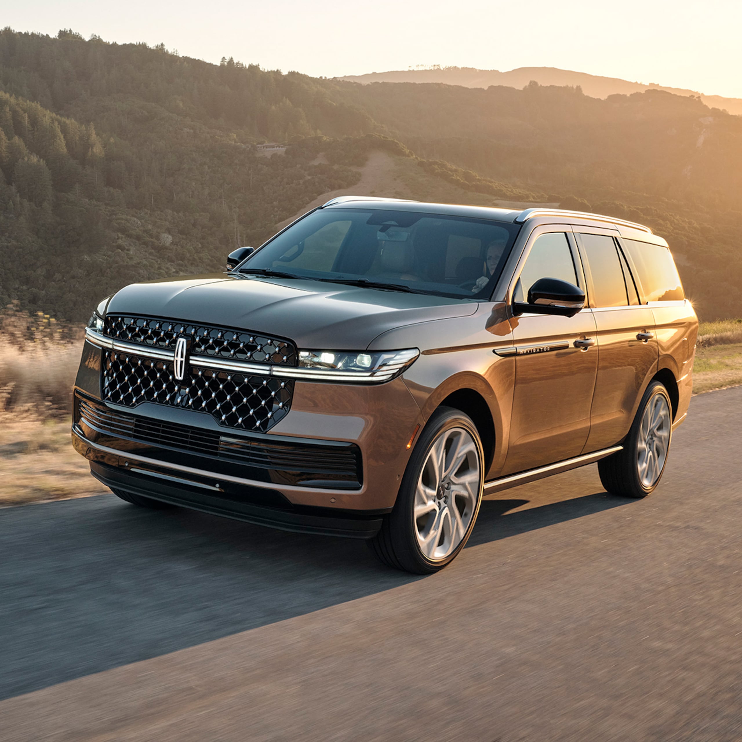 Lincoln Navigator, SUV insignia de la marca de lujo, combina elegancia, comodidad y tecnología.