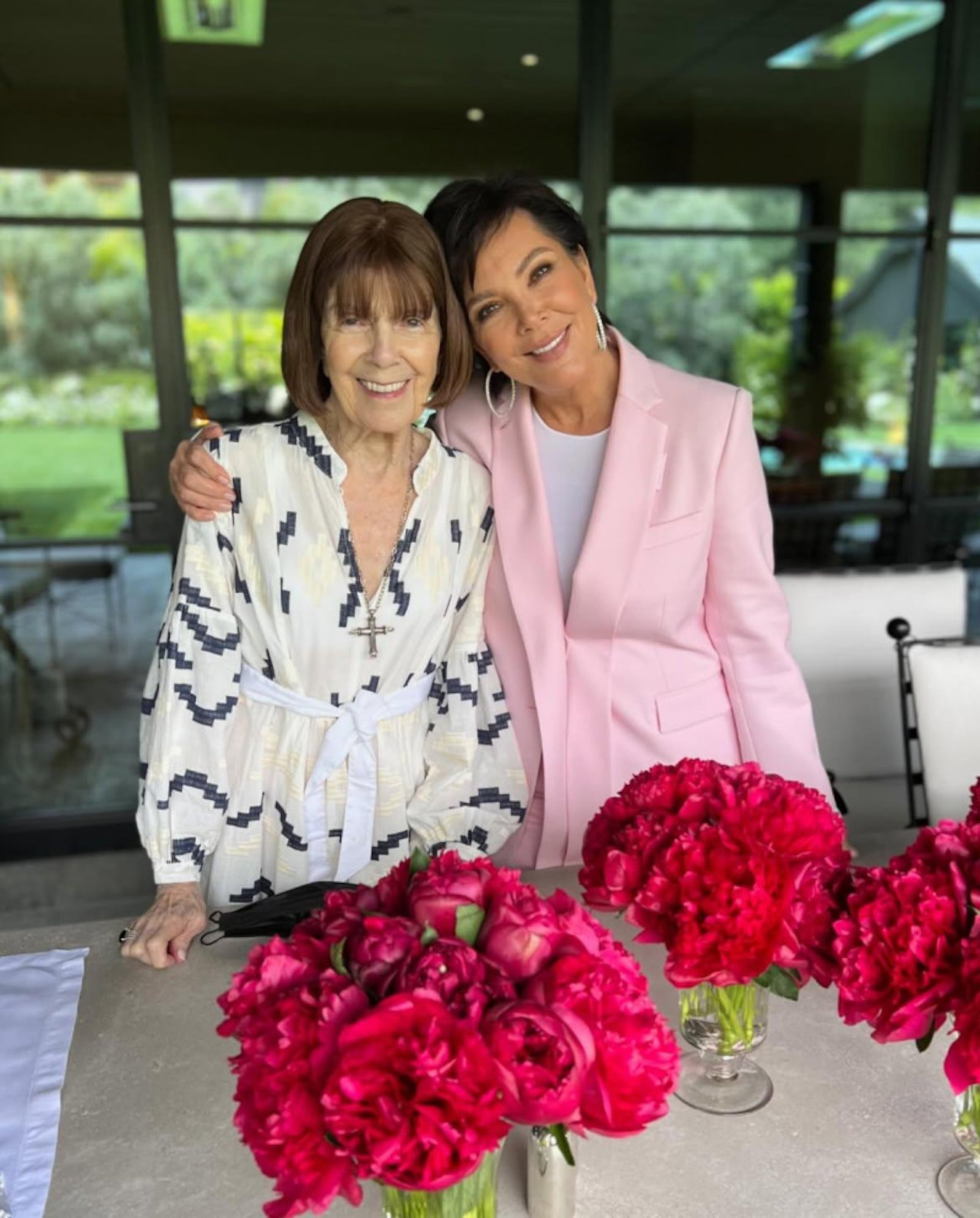 Kris Jenner confesó que extrañará las conversaciones diarias con su madre y aseguró que su legado permanecerá vivo en sus hijos, nietos y en las tradiciones familiares.