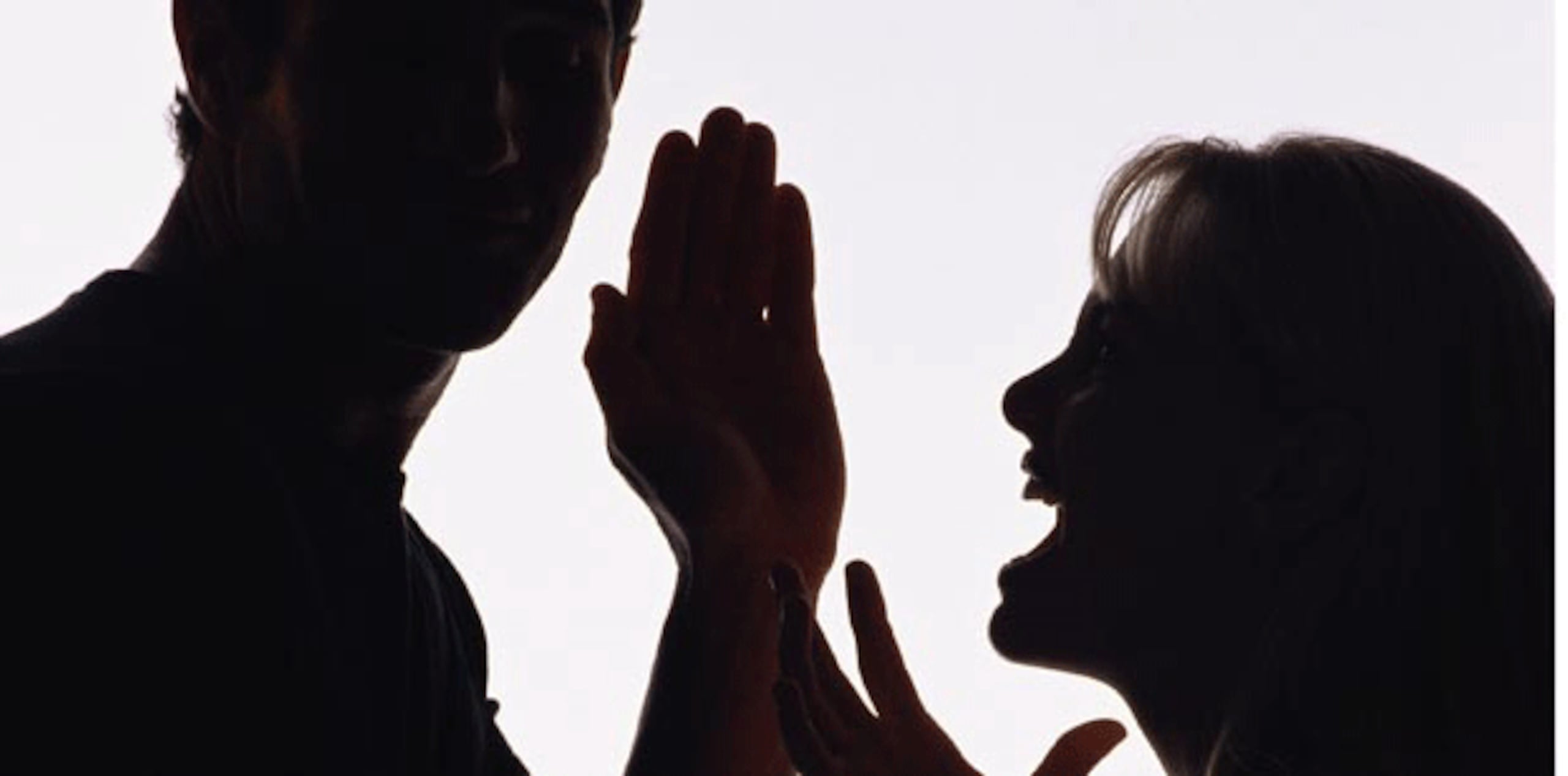 Es que situaciones que no están relacionadas de forma directa a conflictos o peleas por el uso de la tecnología, sí están negativamente relacionadas con una percepción más baja en la calidad de vida de la pareja. (Archivo)