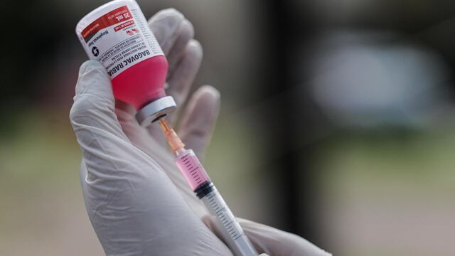 Vacunatorios móviles, un modo de concienciar sobre la rabia, enfermedad todavía presente