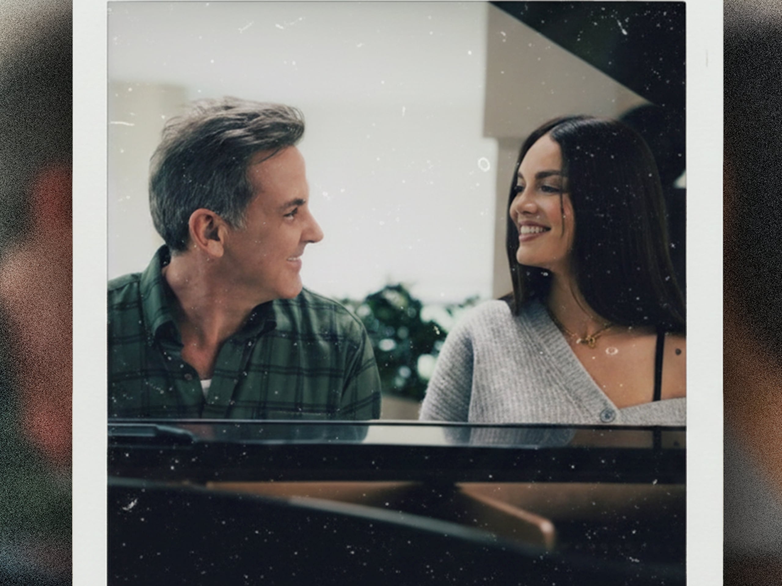 Zuleyka Rivera y Carlos Ponce le dan voz al primer sencillo de la pelicula "Perla", que estrena en cines el próximo 26 de enero de 2026.