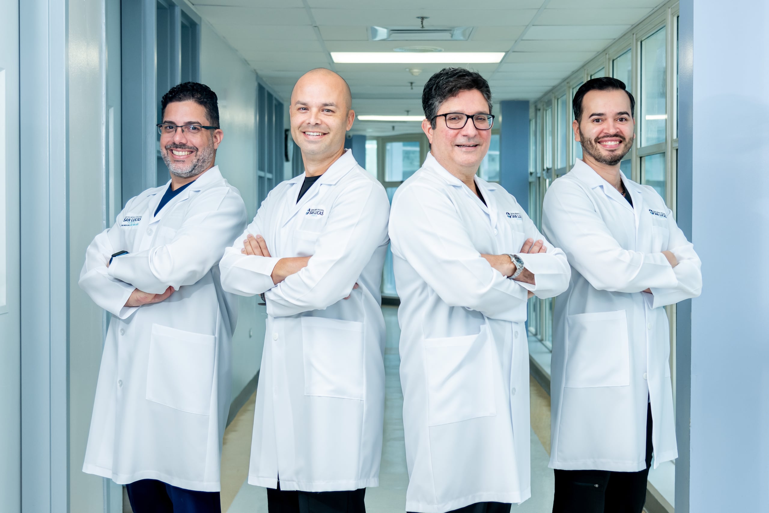 De izquierda a derecha: Dr. Helder Hernández, Dr. José Román, Dr. Ernesto Soltero y Dr. Omar Torres.