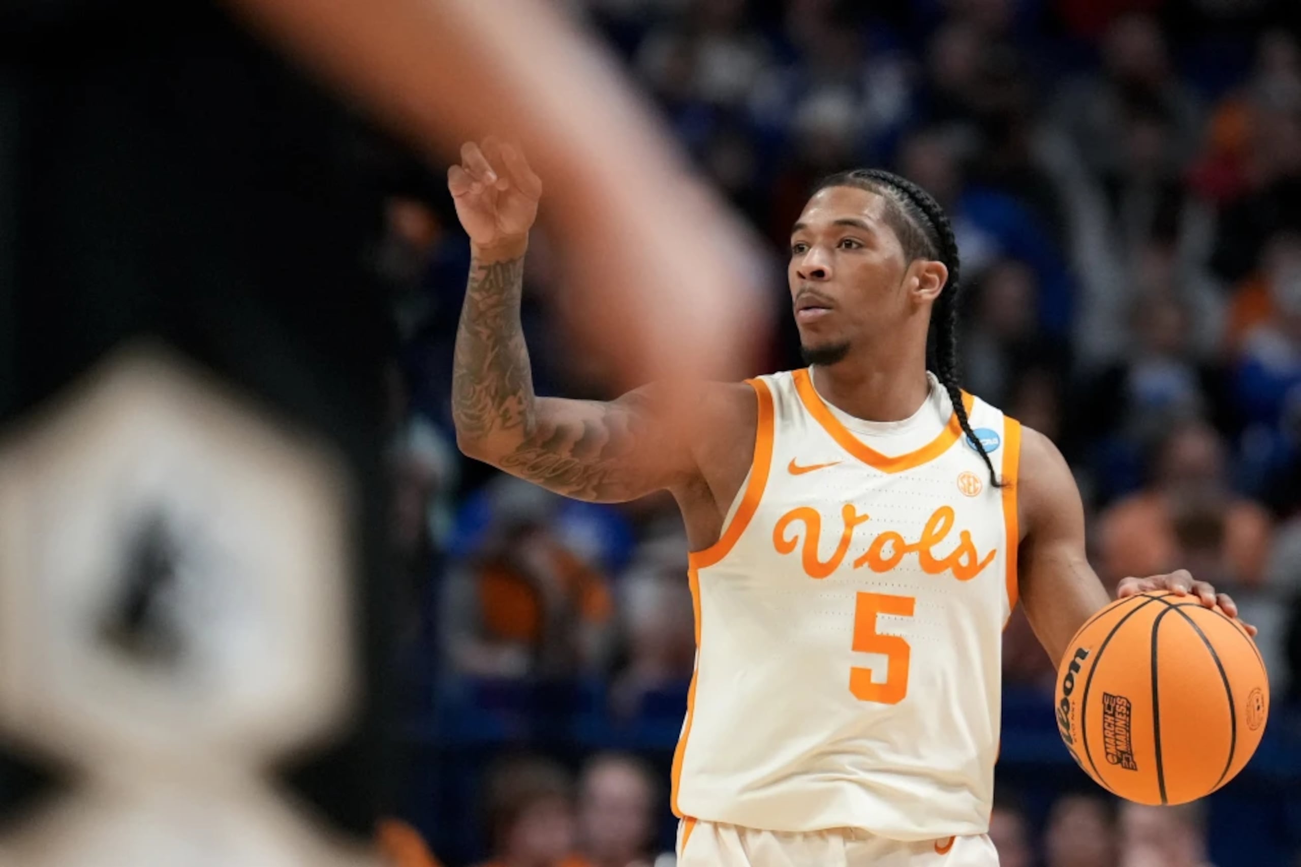 Zakai Zeigler jugó cuatro años con la Universidad de Tennessee.