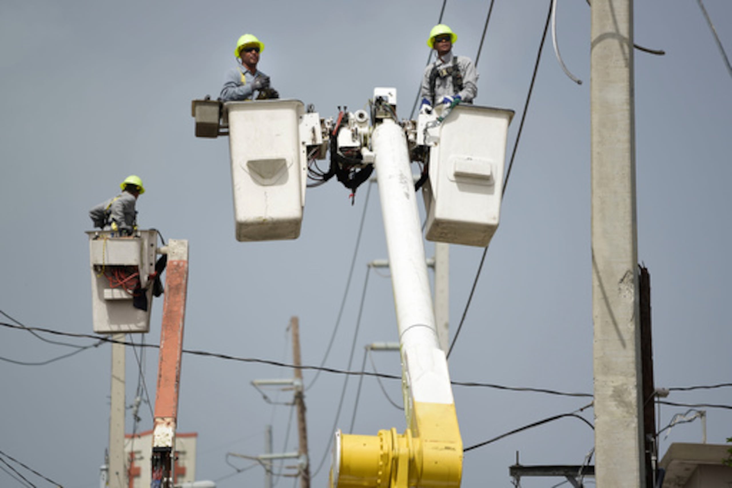 La Oficina de Responsabilidad Gubernamental instó a FEMA a actualizar sus directrices y al Departamento de Energía a aclarar las funciones y responsabilidades, así como a elaborar un plan de colaboración.