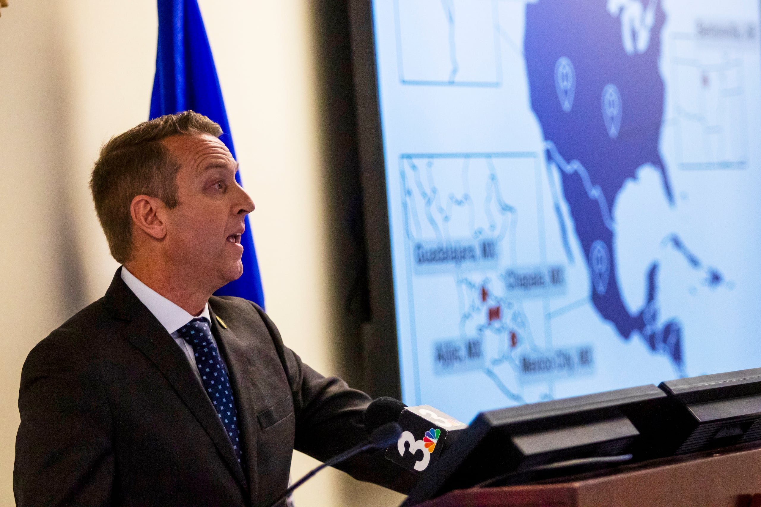 Evans sostuvo que creen que Phelps utilizaba populares aplicaciones de citas como Tinder, Hinge y Bumble, entre otras, para llevar a cabo su plan.