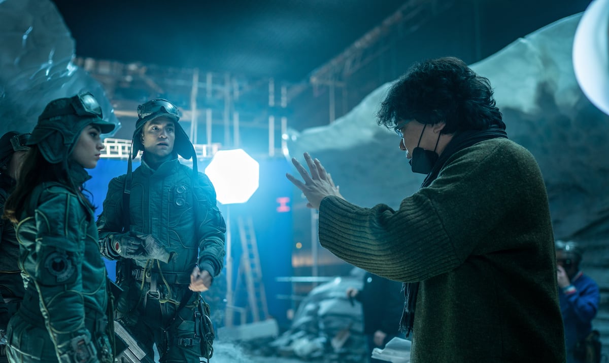 Mickey 17: un retrato crudo y futurista del mundo actual