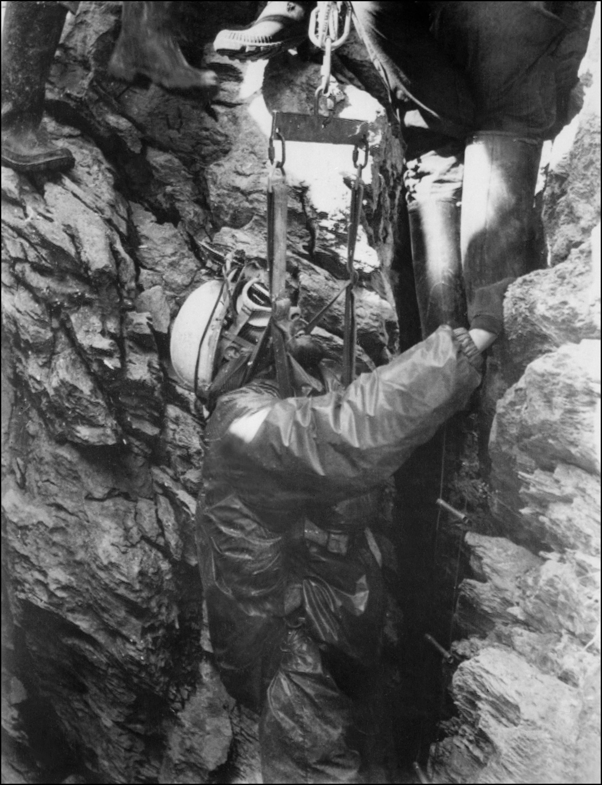 Siffre ingresó en la cueva subterránea en los Alpes el 16 de junio de 1962 y salió el 17 de septiembre de ese mismo año.