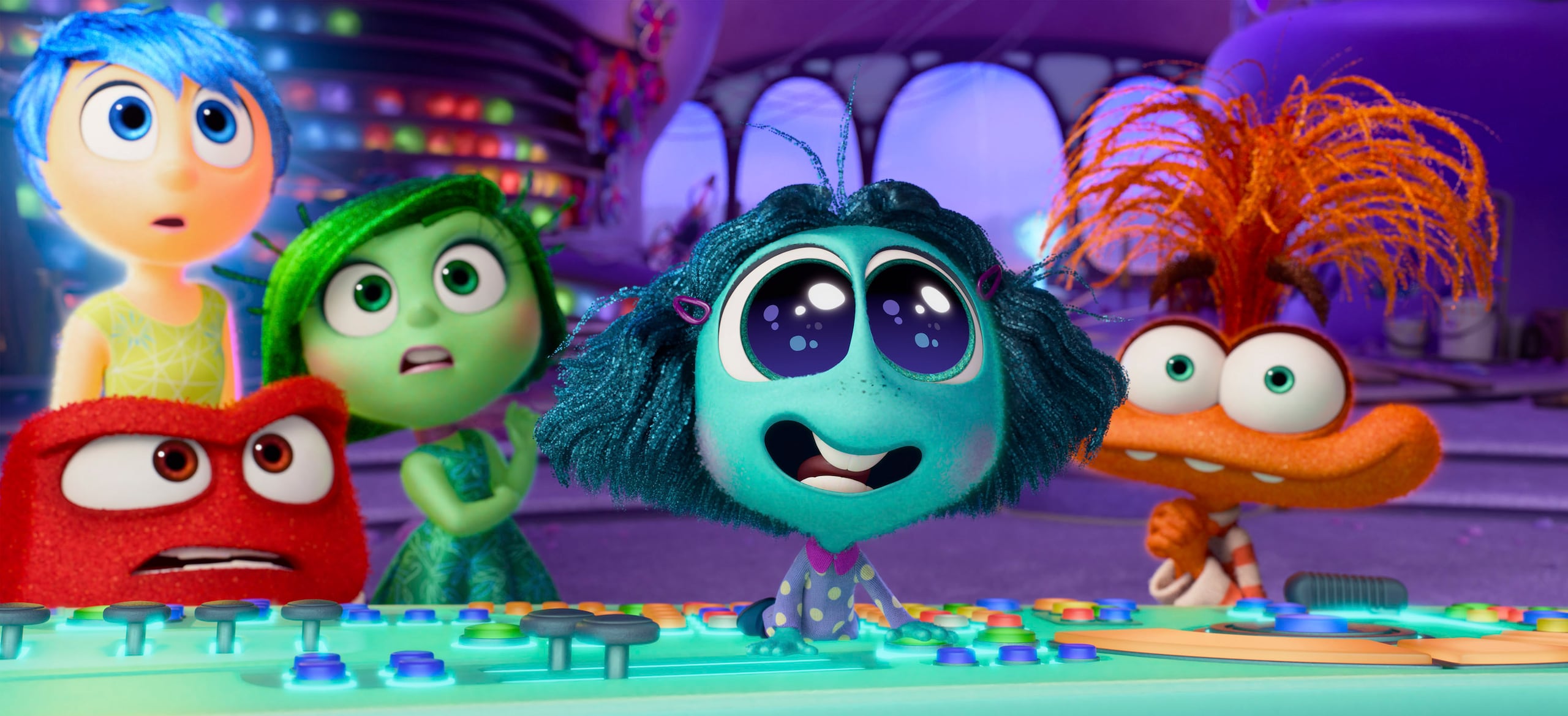 La película animada "Inside Out 2", de Pixar y Disney, tuvo el mejor debut del año 2024 al devengar $155 millones en los cines.