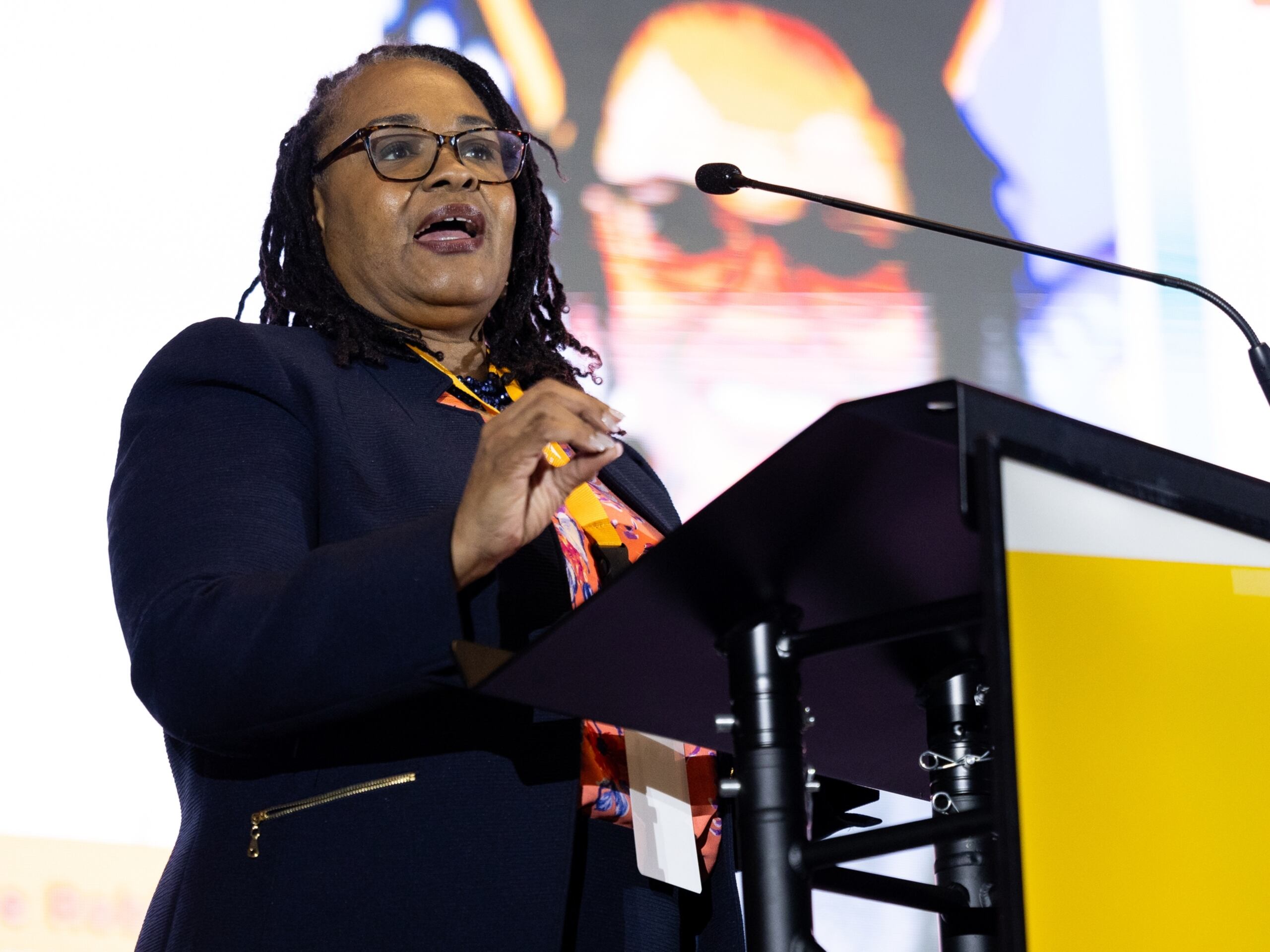 Jackie Robinson-Burnette, administradora asociada de la Oficina de Contrataciones del Gobierno y Desarrollo de Negocios de la Agencia Federal de Pequeños Negocios de Estados Unidos.