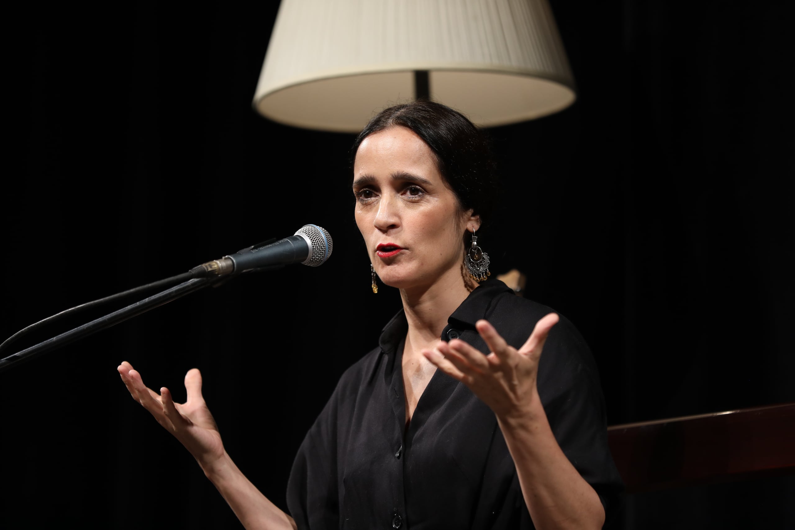 La cantante mexicana Julieta Venegas se encuentra de gira como parte de su más reciente lanzamiento, "Tu historia". EFE/ Seshenka Gutiérrez