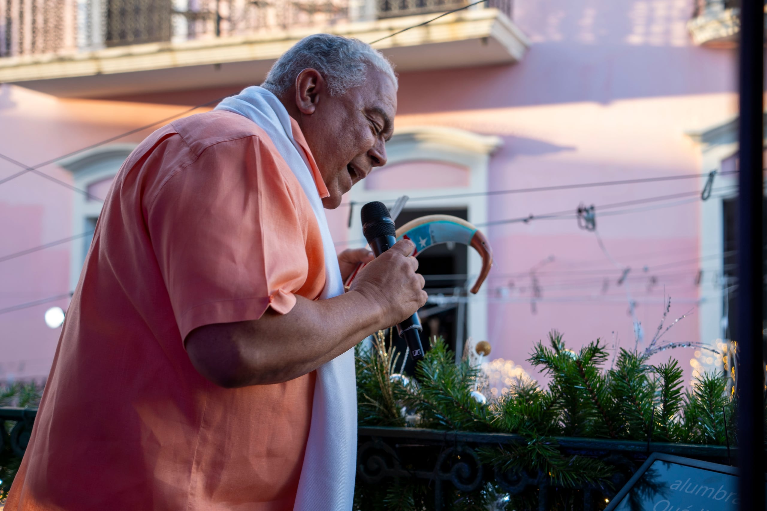 Danny Rivera continúa con la tradición que inició hace 11 años en la Ciudad Amurallada.