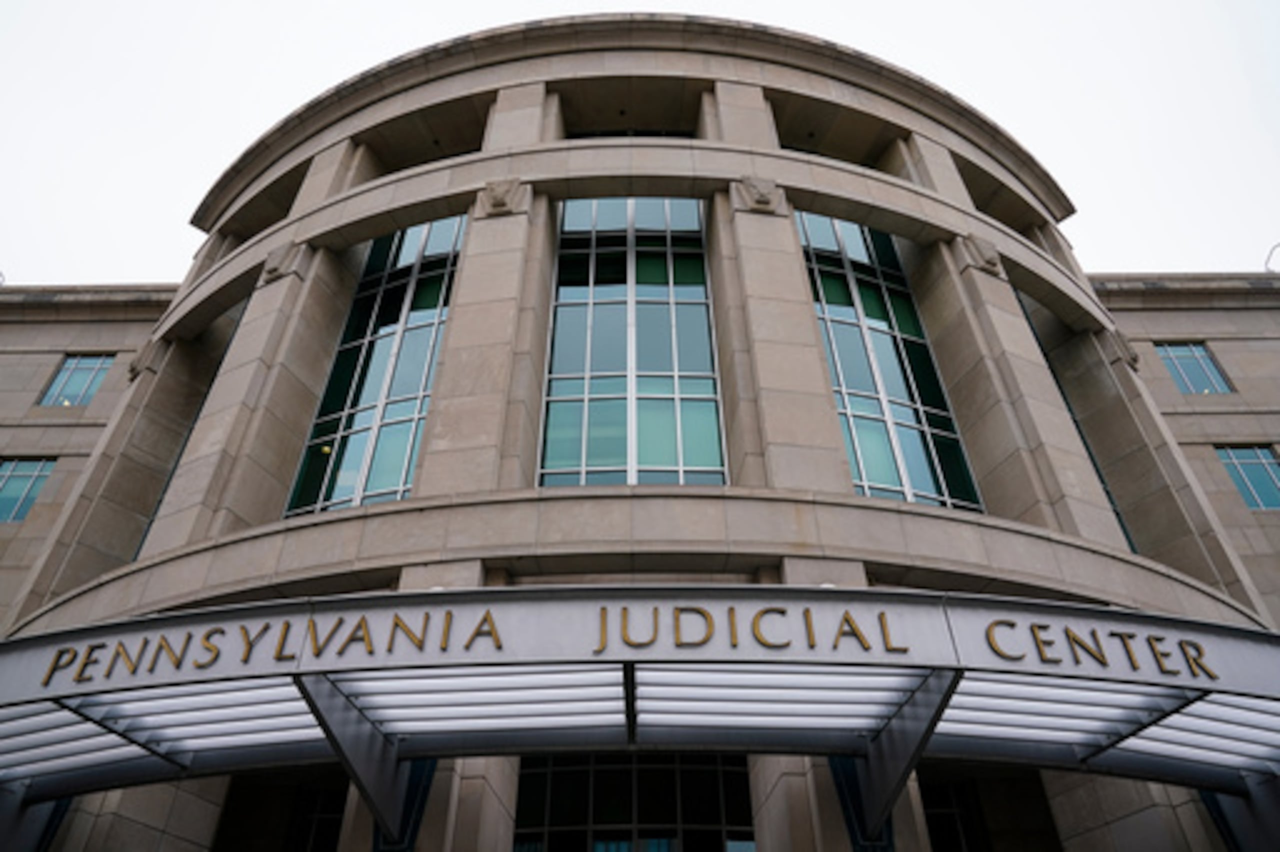 ARCHIVO - El Centro Judicial de Pensilvania, sede del Tribunal de la Commonwealth, se ve el 21 de febrero de 2023, en Harrisburg, Pa. (AP Photo/Matt Rourke, File)