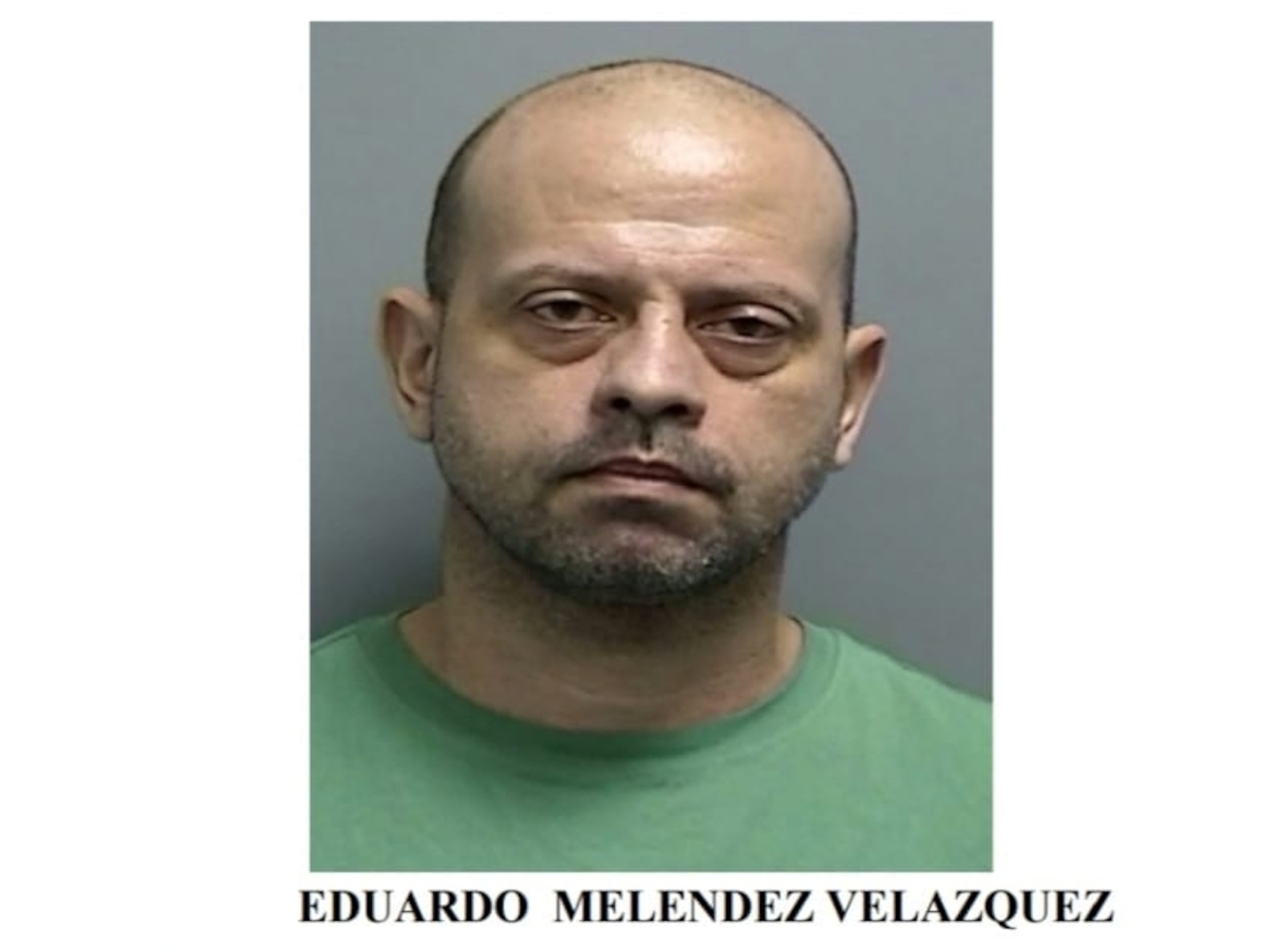 Eduardo Meléndez Velázquez, enfrenta cargos por asesinato, tentativa de asesinato, escalamiento y violación a la Ley de Armas.