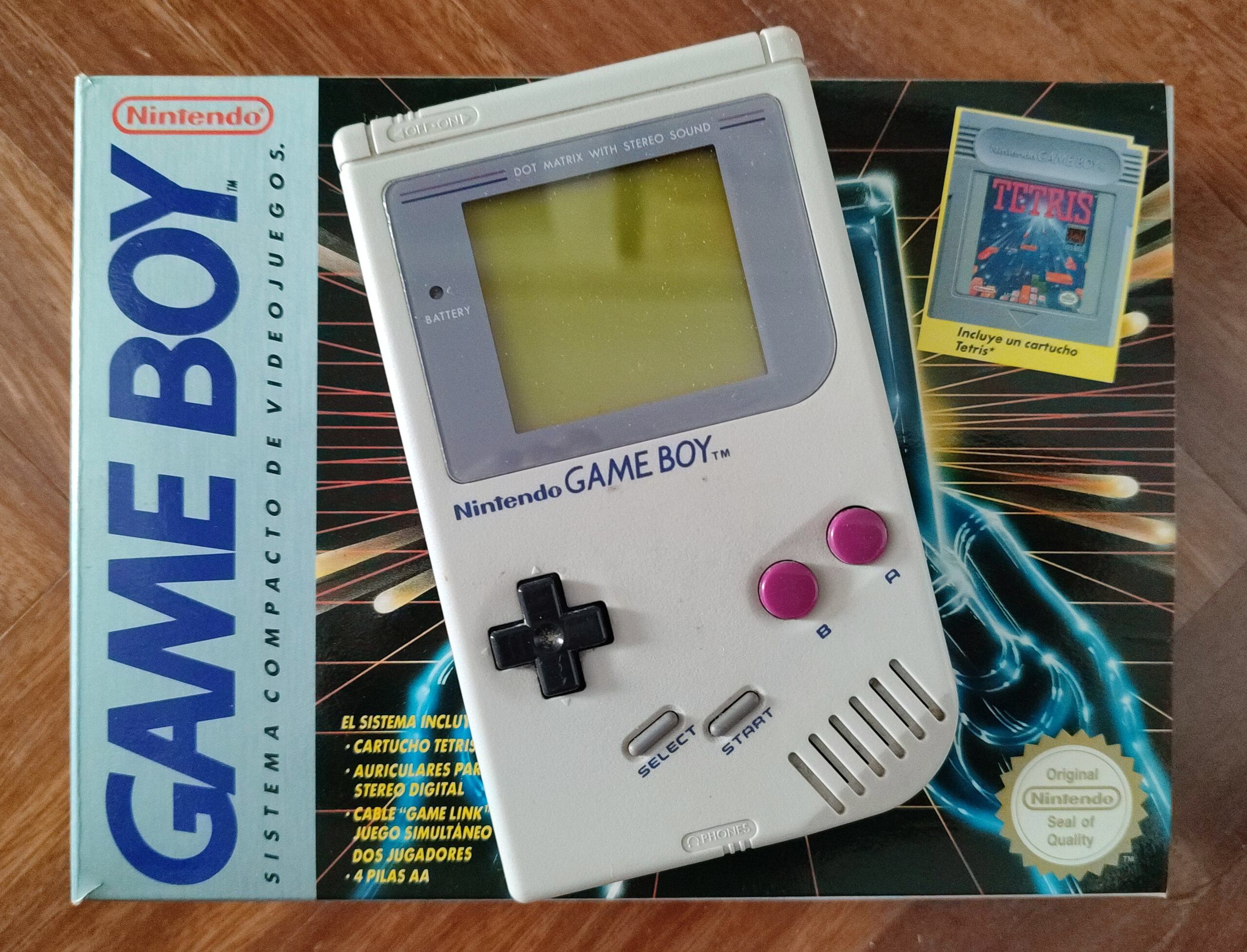 Foto de archivo de una videoconsola portátil Game Boy, desarrollada y comercializada por Nintendo. EFE/Paloma Puente