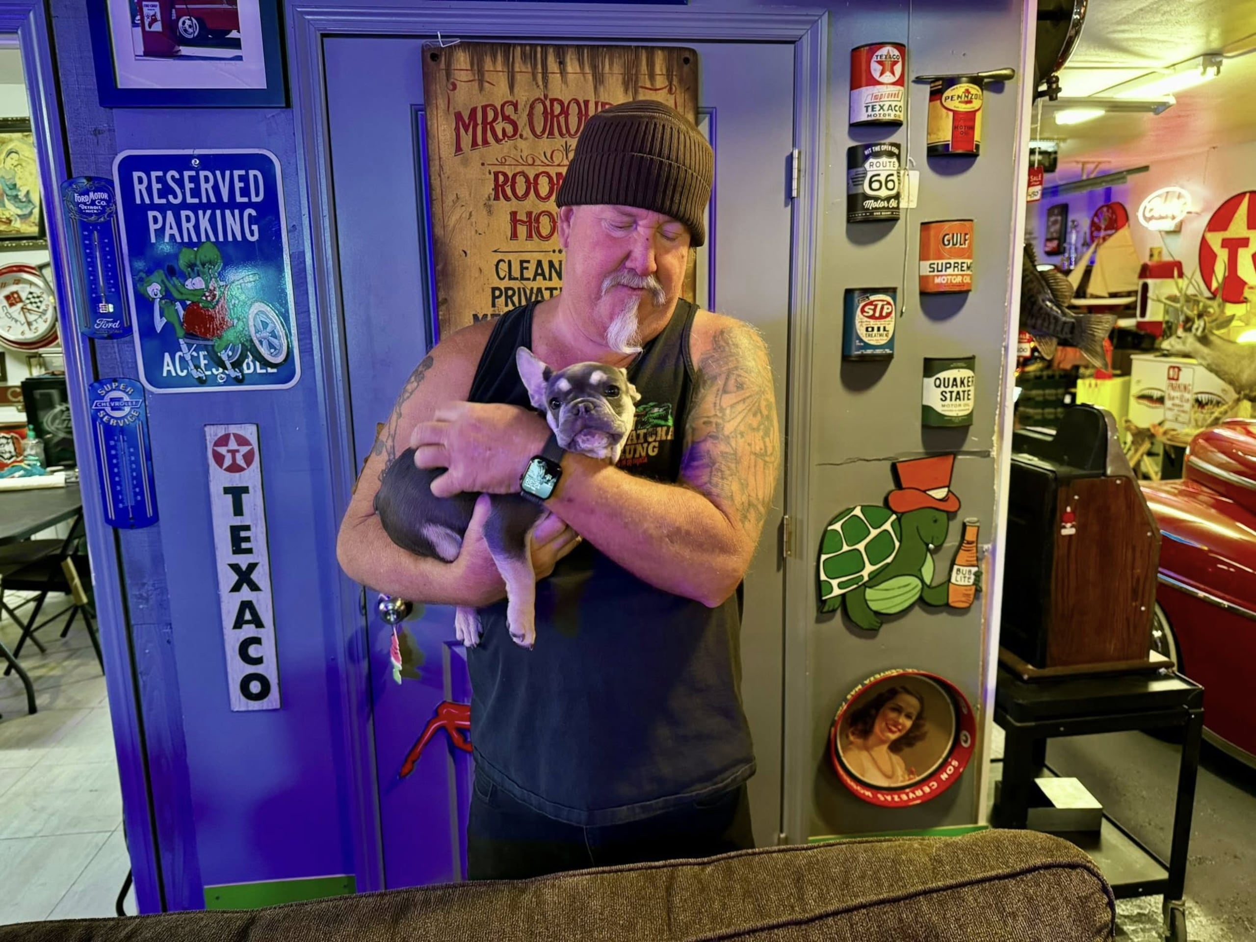 Sheets, apodado 'The Gambler' ('El jugador') saltó a la fama en 'Storage Wars', donde colaboró por 13 años.