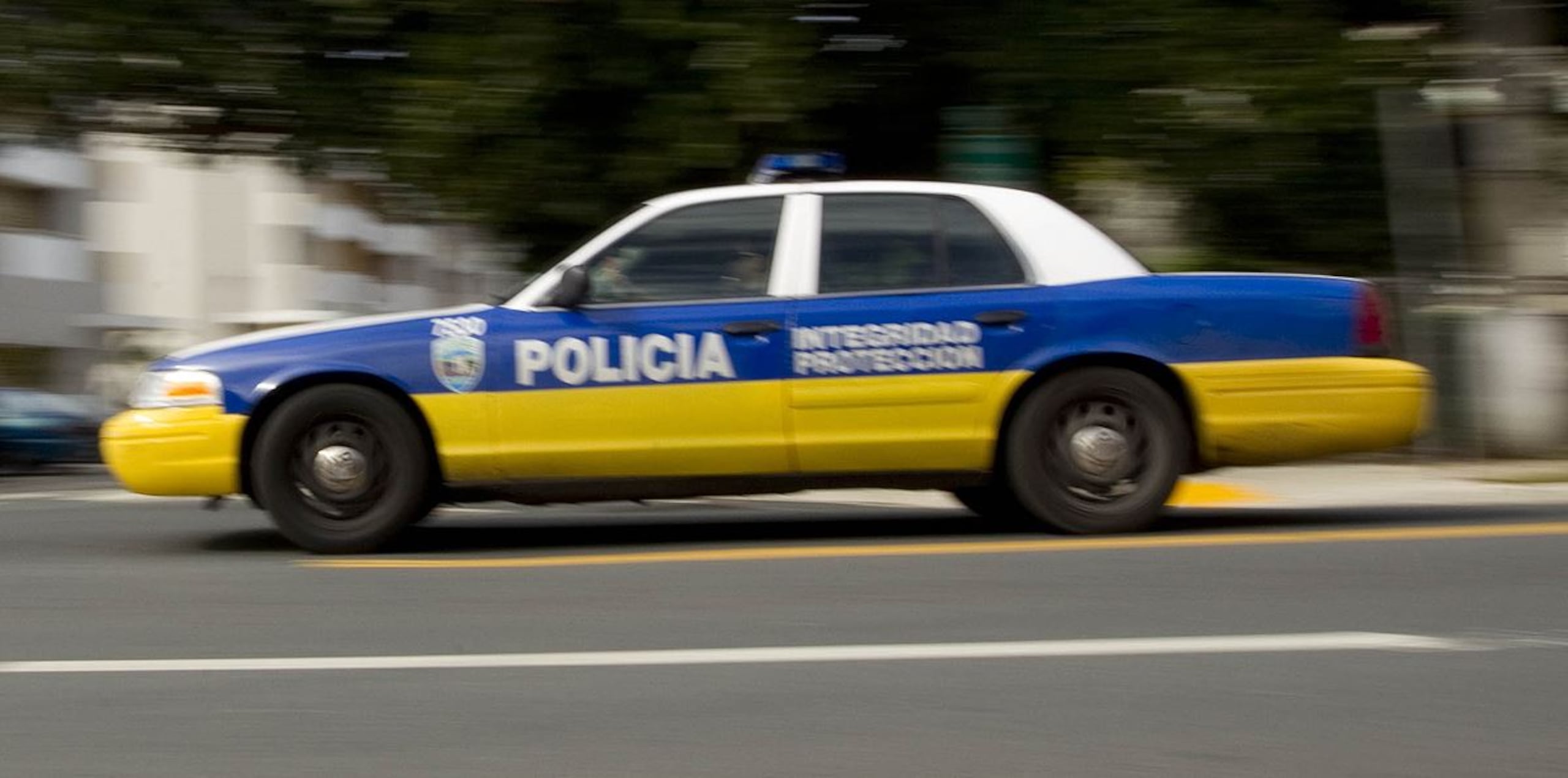 La Policía investiga el auto en el que viajaban los dos detenidos. (GFR Media)