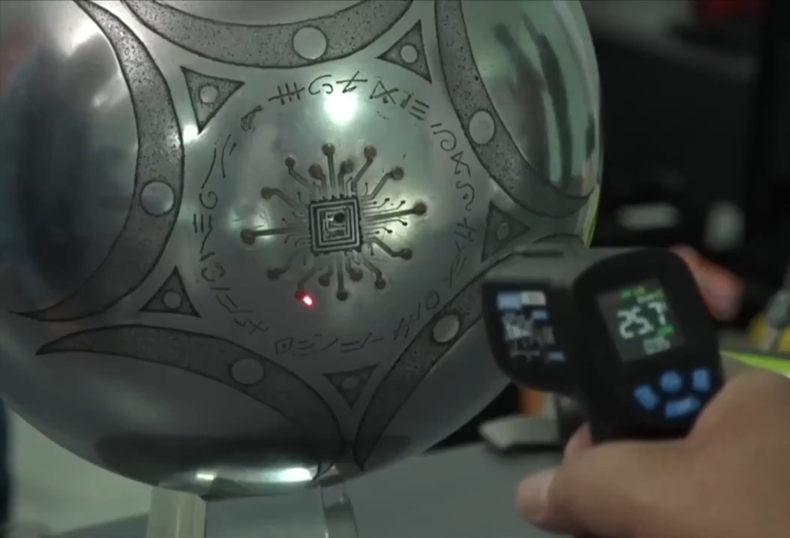 El objeto fue descrito como una esfera metálica con un tamaño bastante pronunciado y con inscripciones grabadas.