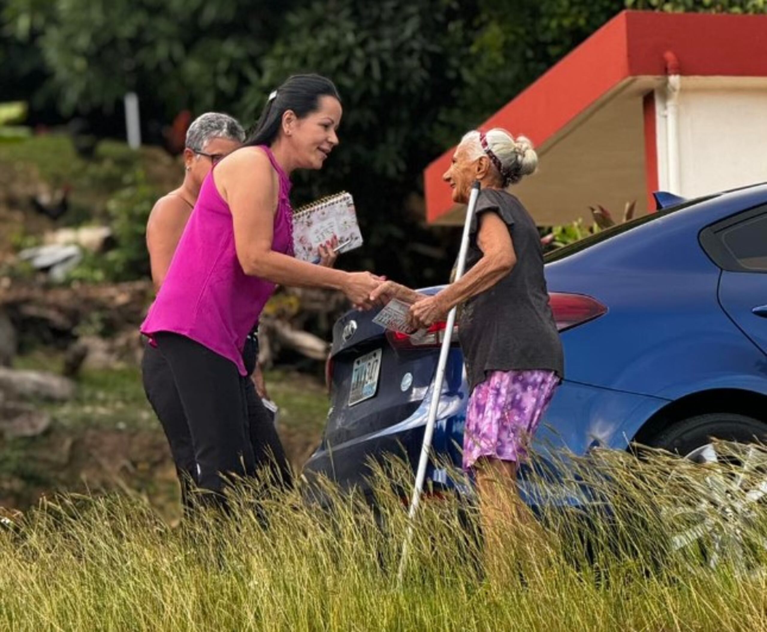 Sostuvo que está bien activa en las redes sociales, en visitas en los campos y en road trips.