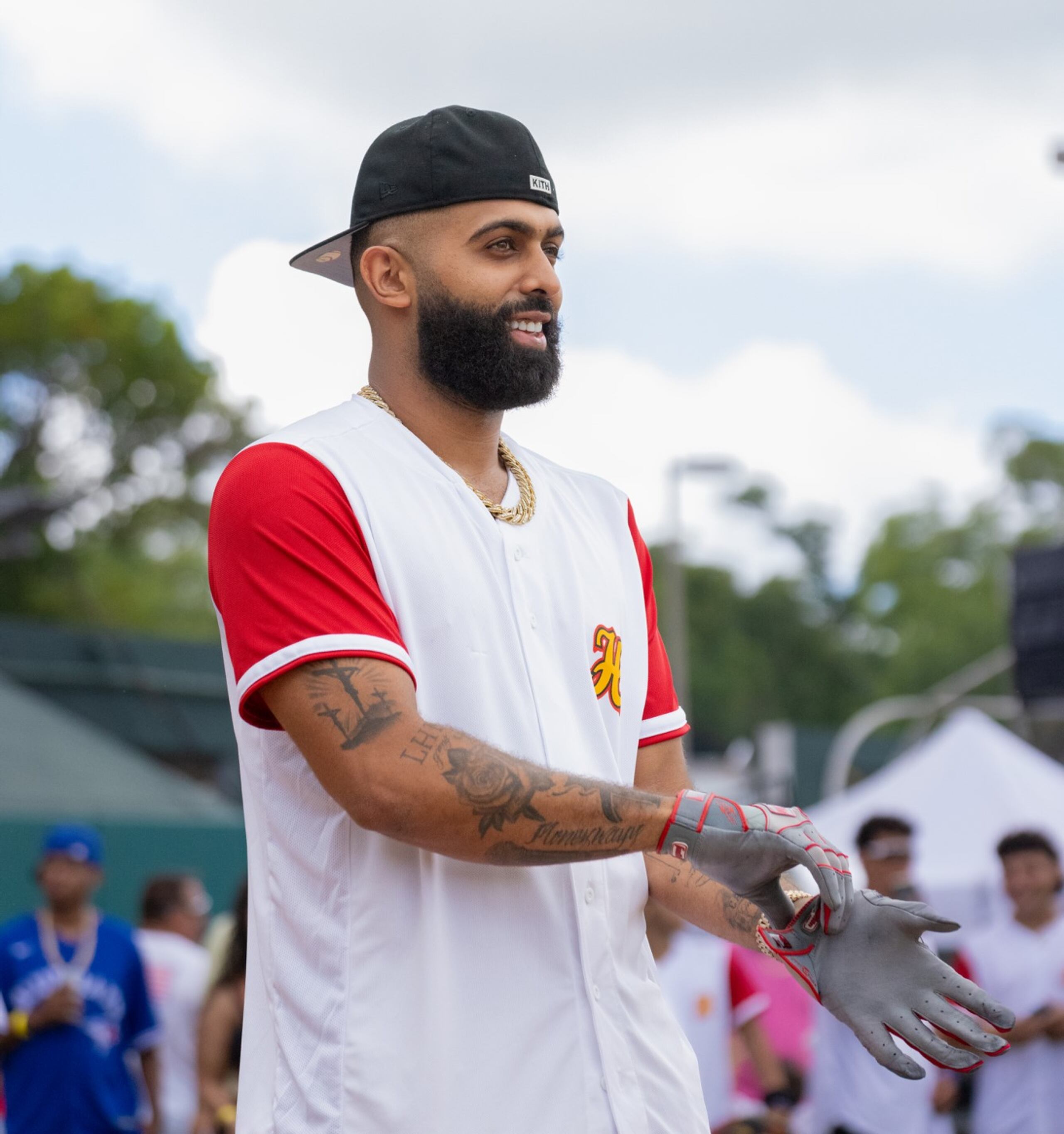 El dinero contribuirá al fortalecimiento de programas educativos en las artes, música y deportes.