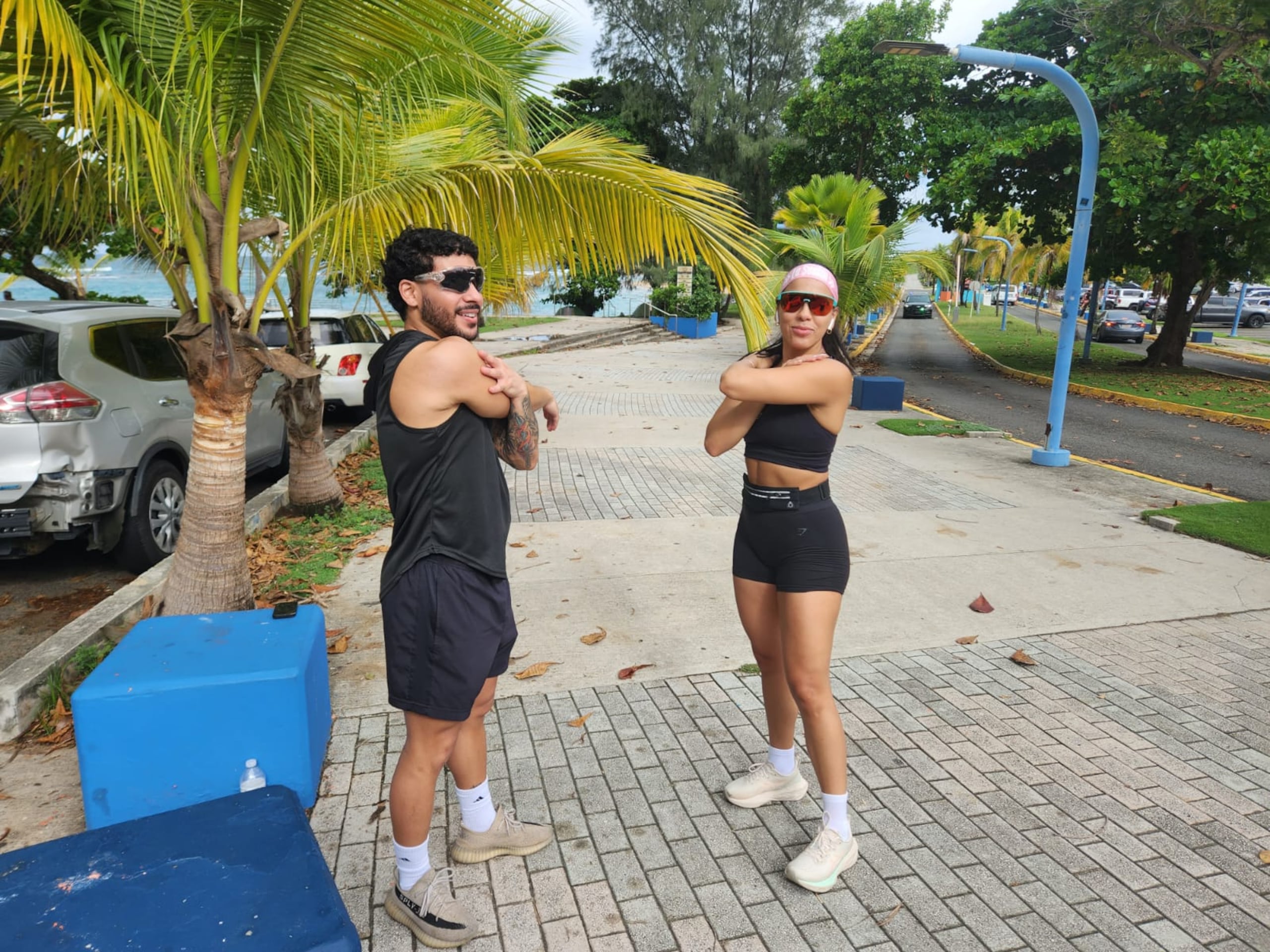 Los jóvenes Christian Santiago y Kiara Miranda votaron ambos en horas de la mañana y aprovecharon la tarde libre para hacer sus rutinas de ejercicios al aire libre en el área de El Escambrón.