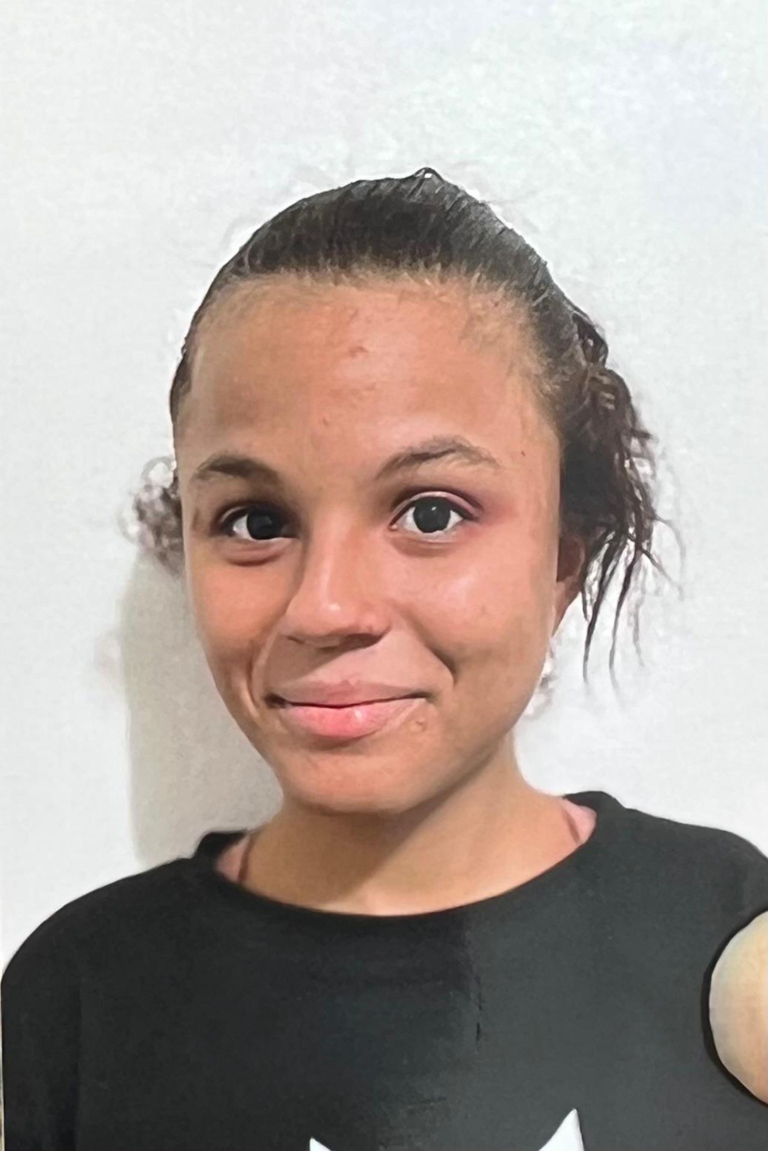 Josselyn Janice Collazo Aguayo, de 20 años, fue localizada en la Estación del Tren Urbano de Jardines, en Bayamón.