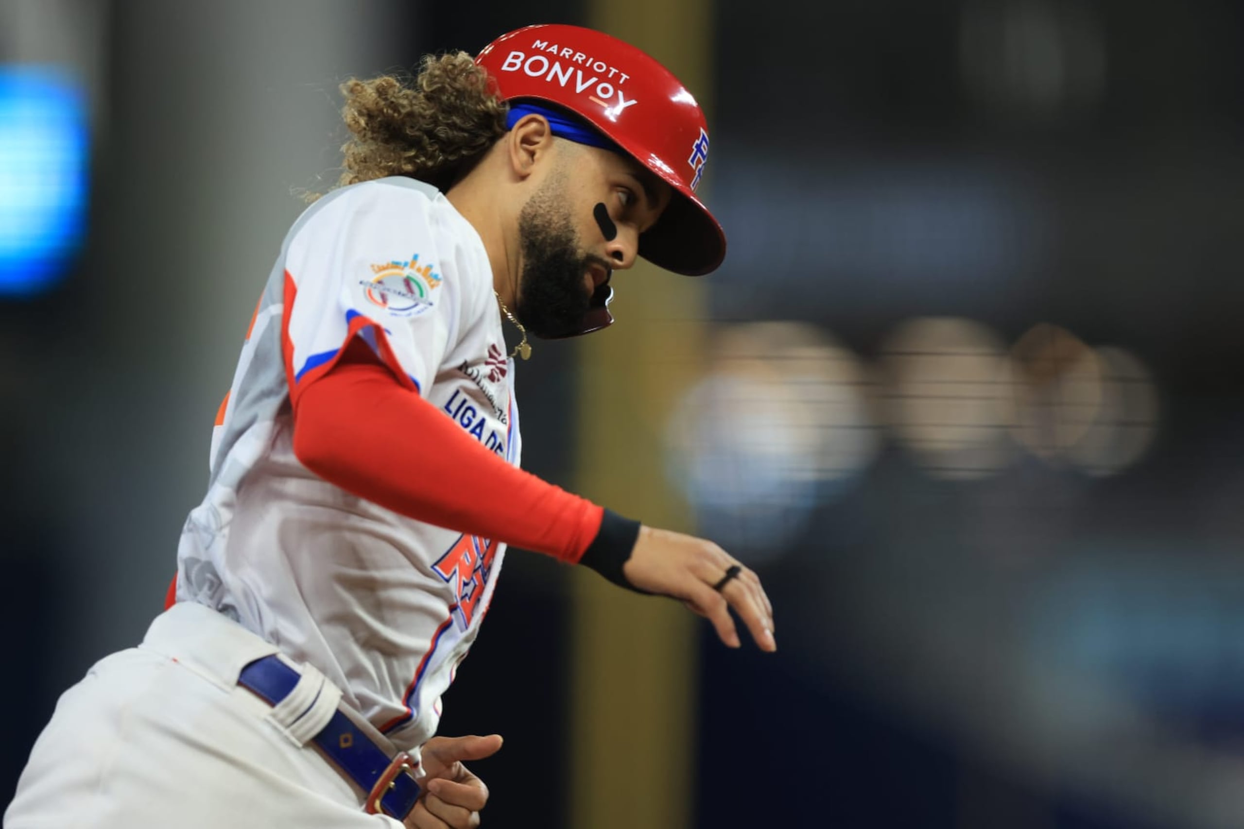 Jack López, de los Criollos de Puerto Rico, durante el juego inaugural de la Serie del Caribe.