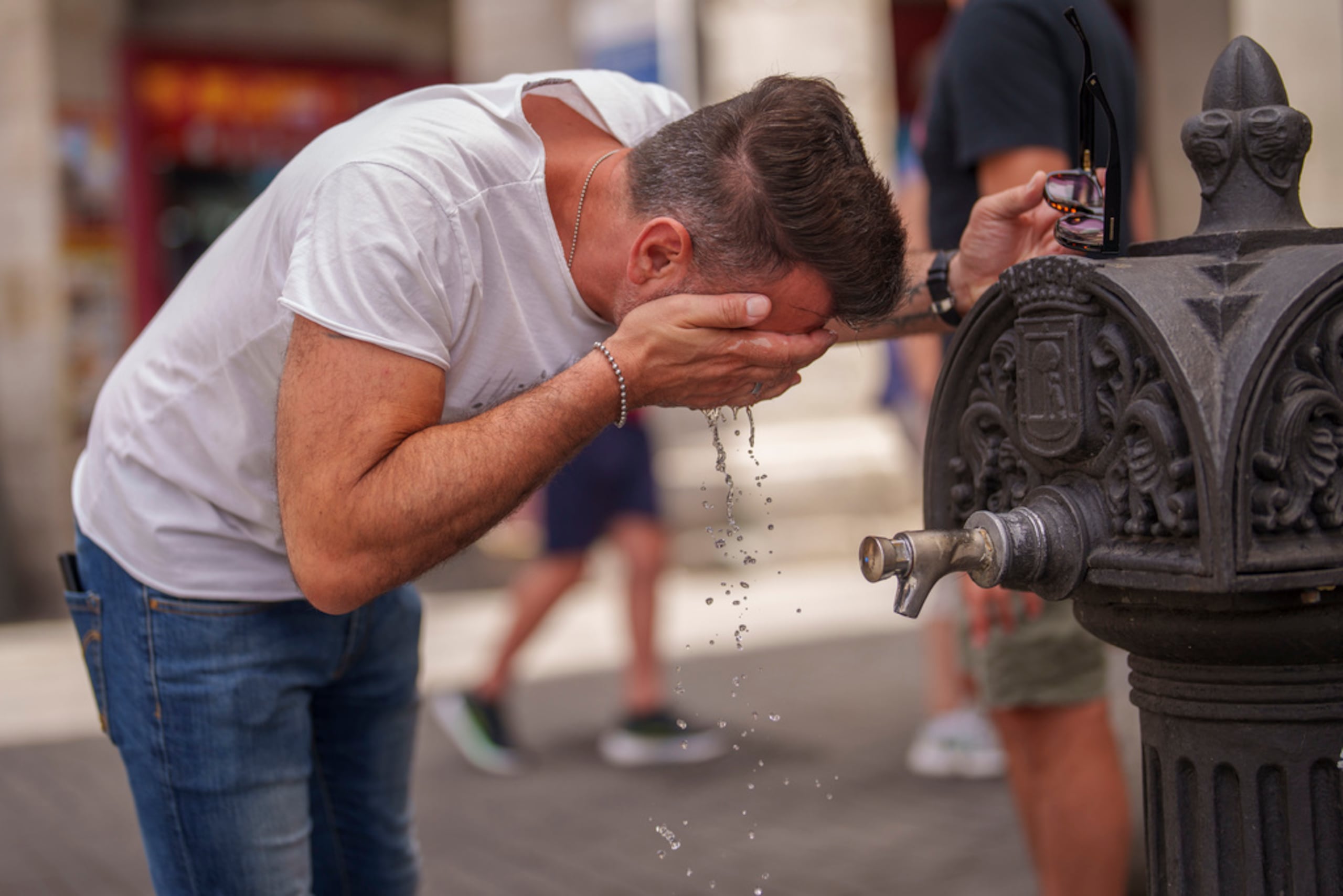 Más de 6,500 millones de personas, el equivalente al 81% de la población mundial, pasaron al menos un día de calor sofocante. (AP Foto/Manu Fernández/Archivo)