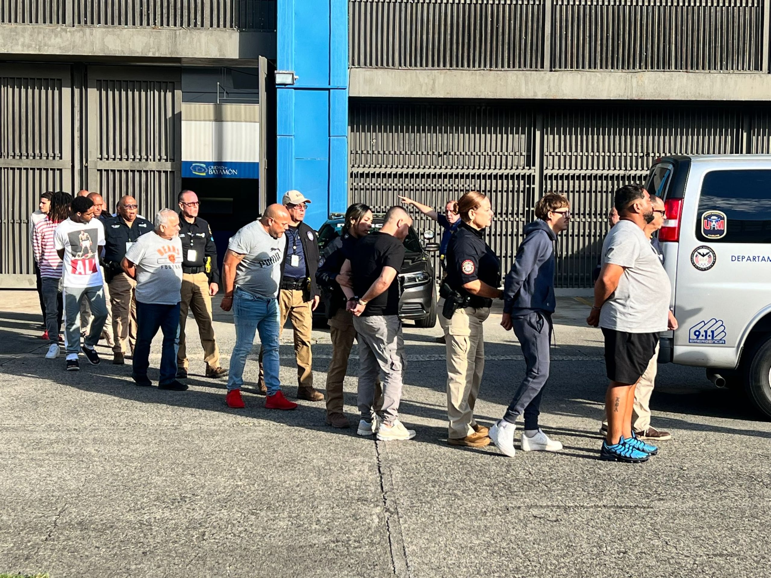 Se logró el arresto de 44 personas, de un total de 60 que eran buscadas, vinculadas con asesinatos ocurridos en las áreas policíacas de San Juan, Bayamón, Humacao, Fajardo, Arecibo y Caguas.