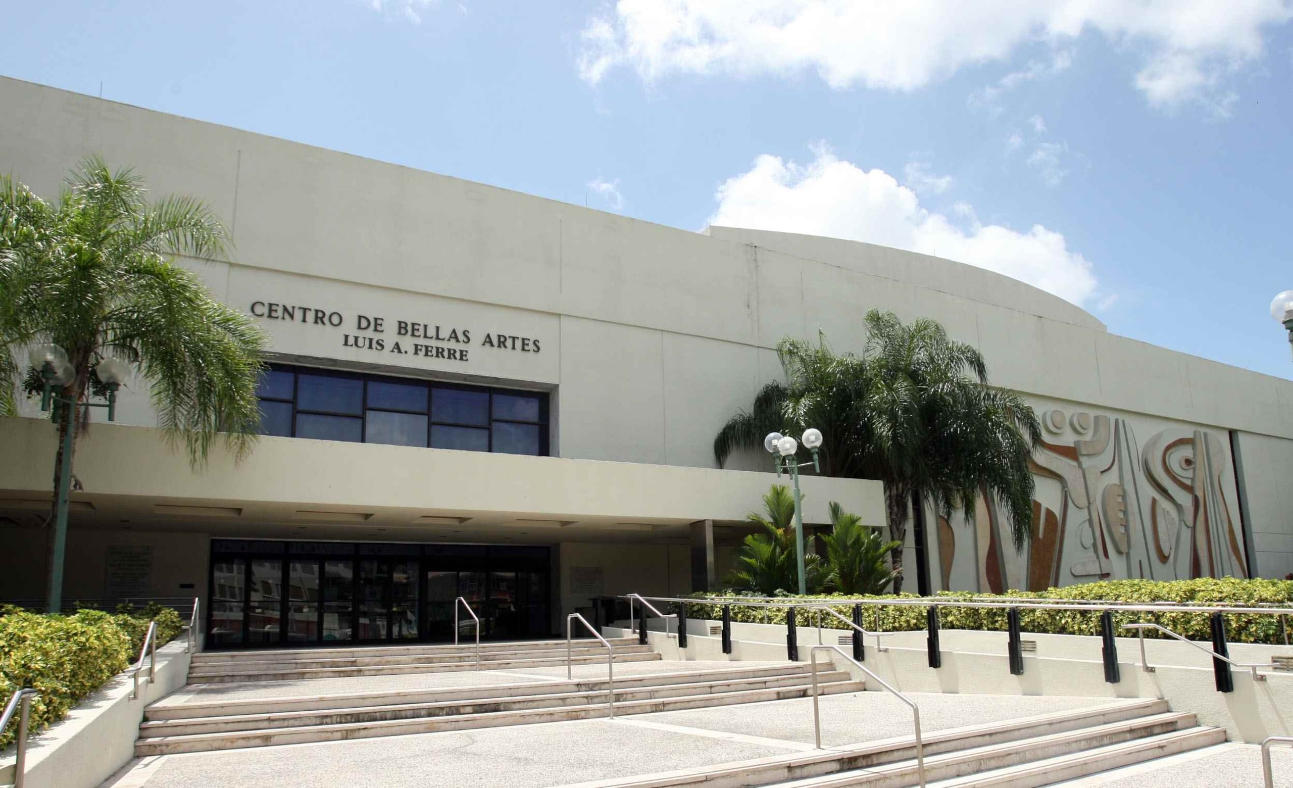 Fachada del Centro de Bellas Artes Luis A. Ferré, en Santurce. (GFRMedia)