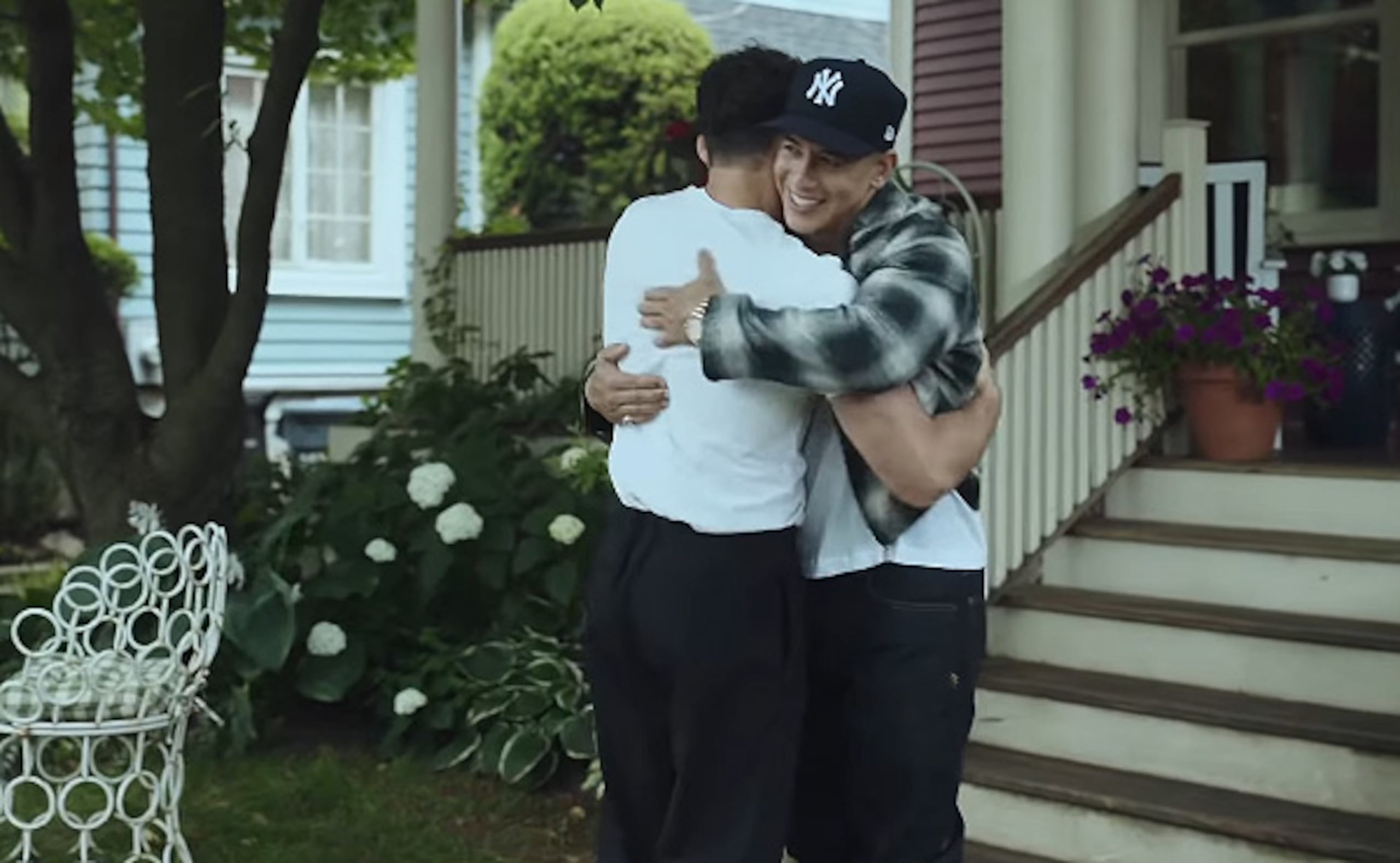 Escena del tráiler "Sonríele" de Daddy Yankee.