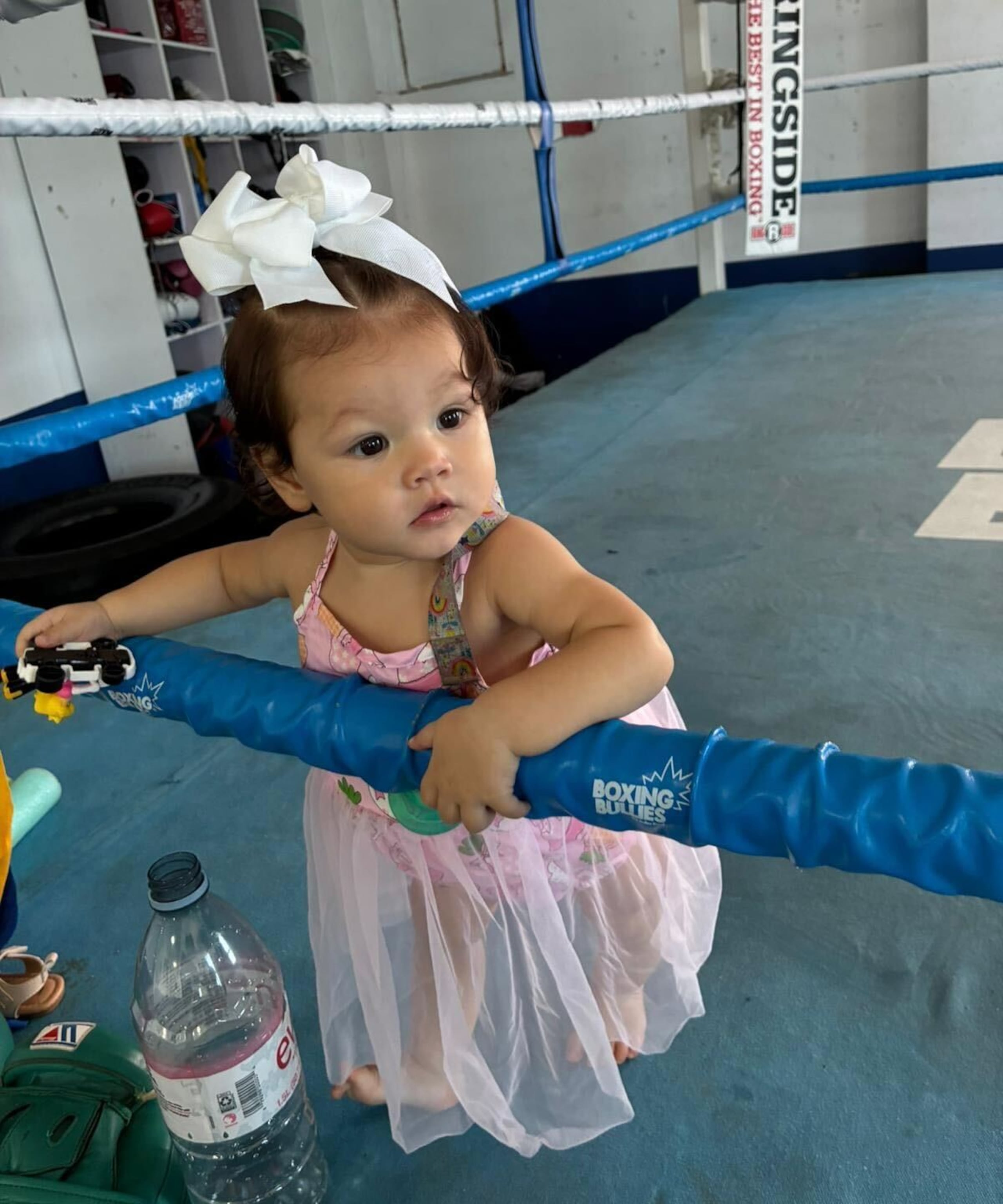 La bebé Yaritza Magaña en el ring del gimnasio Team La Perla.