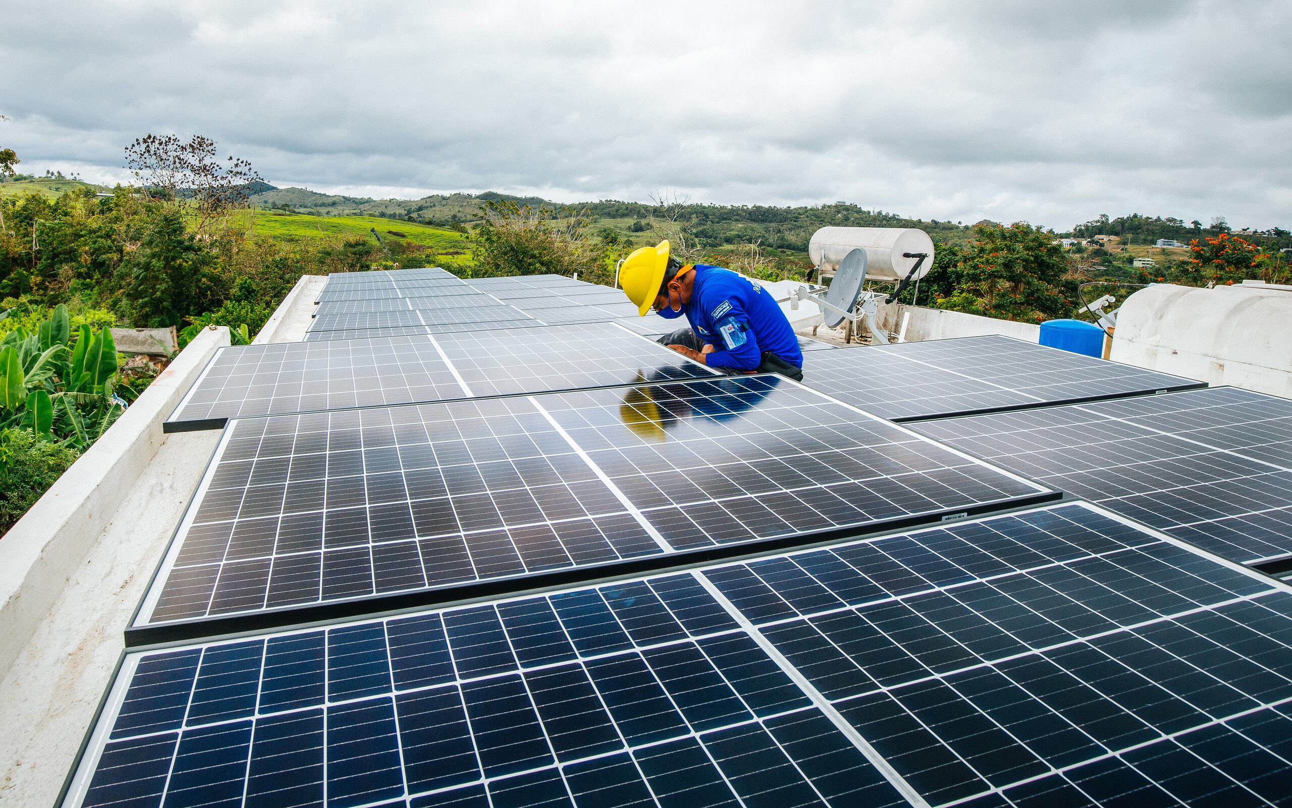 WindMar Home ofrece soluciones solares que aseguran estabilidad eléctrica antes, durante y después de un fenómeno meteorológico.