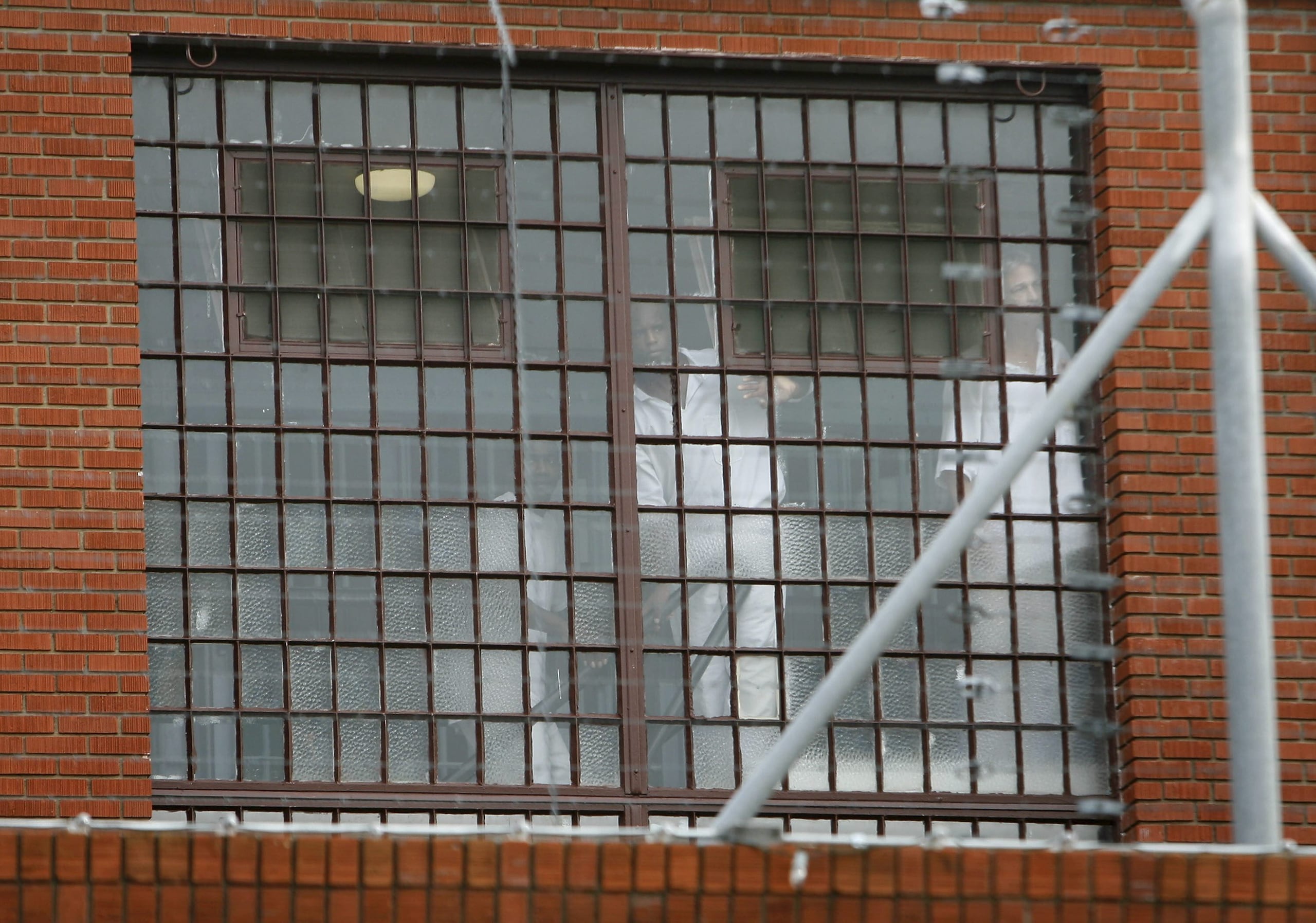 La exoneración de los dos hispanos se une a múltiples esfuerzos en ese estado para liberar a personas condenadas injustamente.